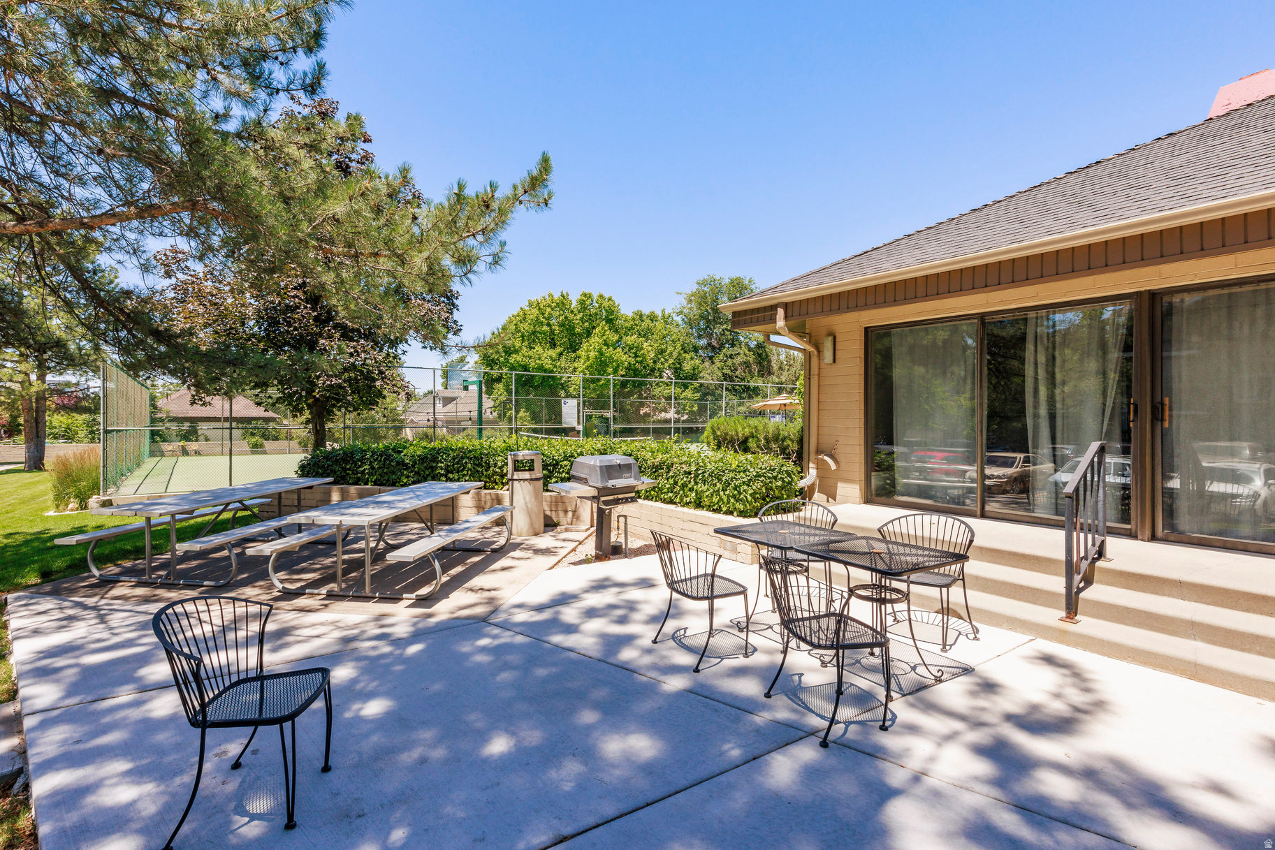 TOWNE PARK - Residential