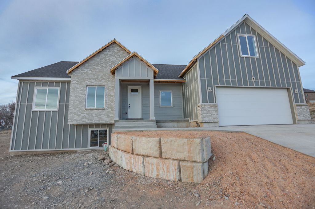 Photo of 627 E 1100 N, Nephi, UT 84648 (MLS # 2139225)