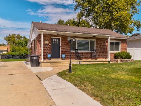 Tiny photo for 169 CRESTWOOD RD, Kaysville, UT 84037 (MLS # 2182548)