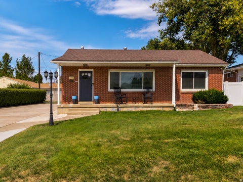 Tiny photo for 169 CRESTWOOD RD, Kaysville, UT 84037 (MLS # 2182548)