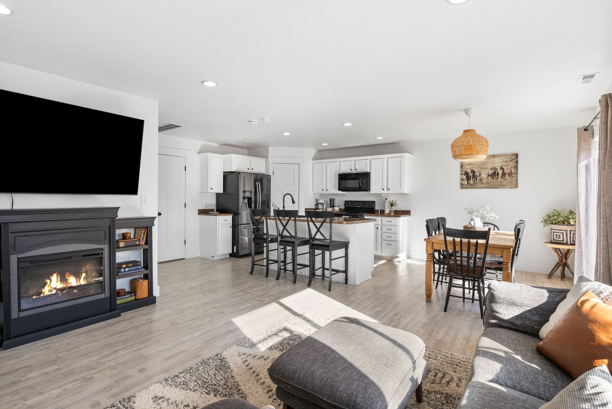 SPANISH TRAILS - Residential