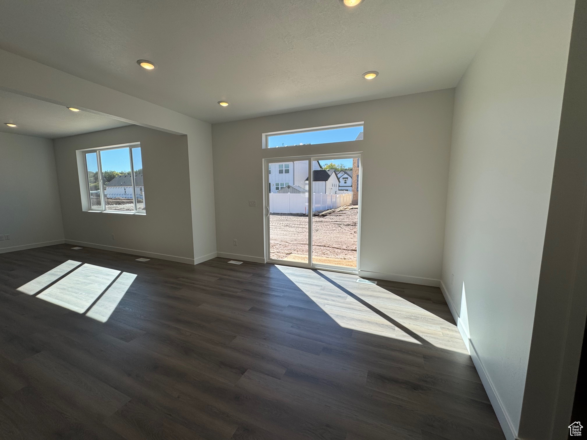 RIVERSIDE ESTATES - Residential