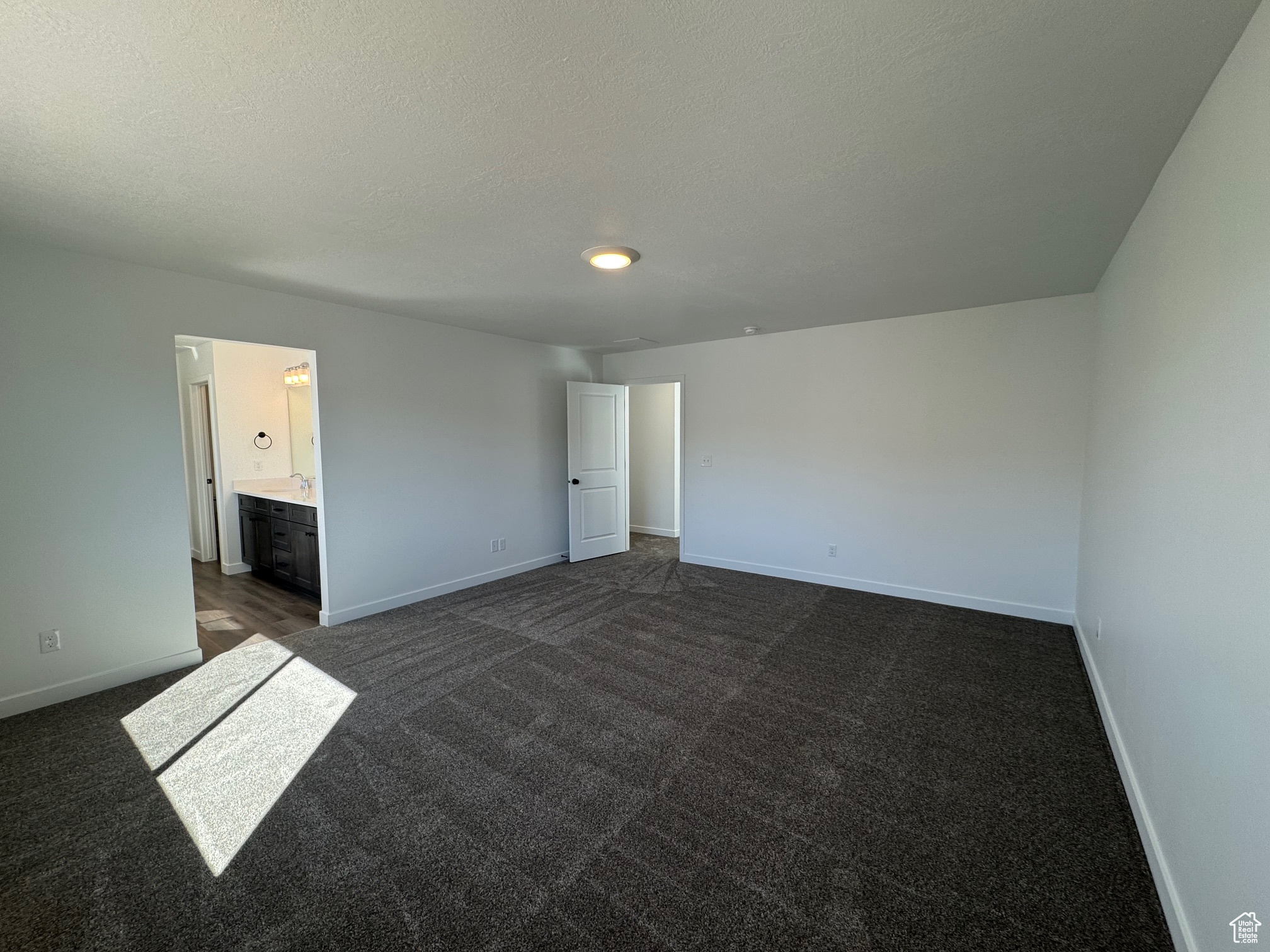 RIVERSIDE ESTATES - Residential