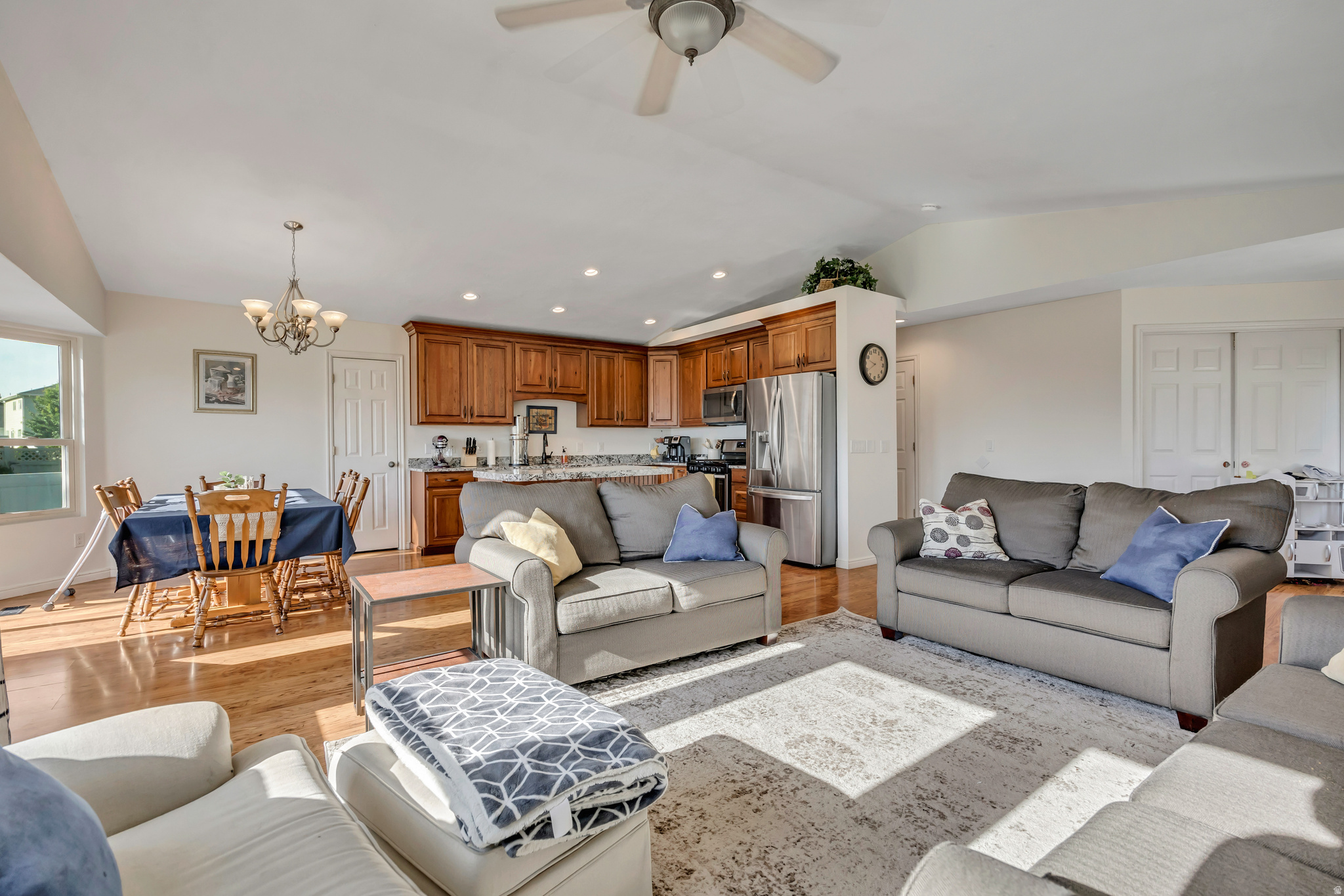 WILLOW CREST - Residential