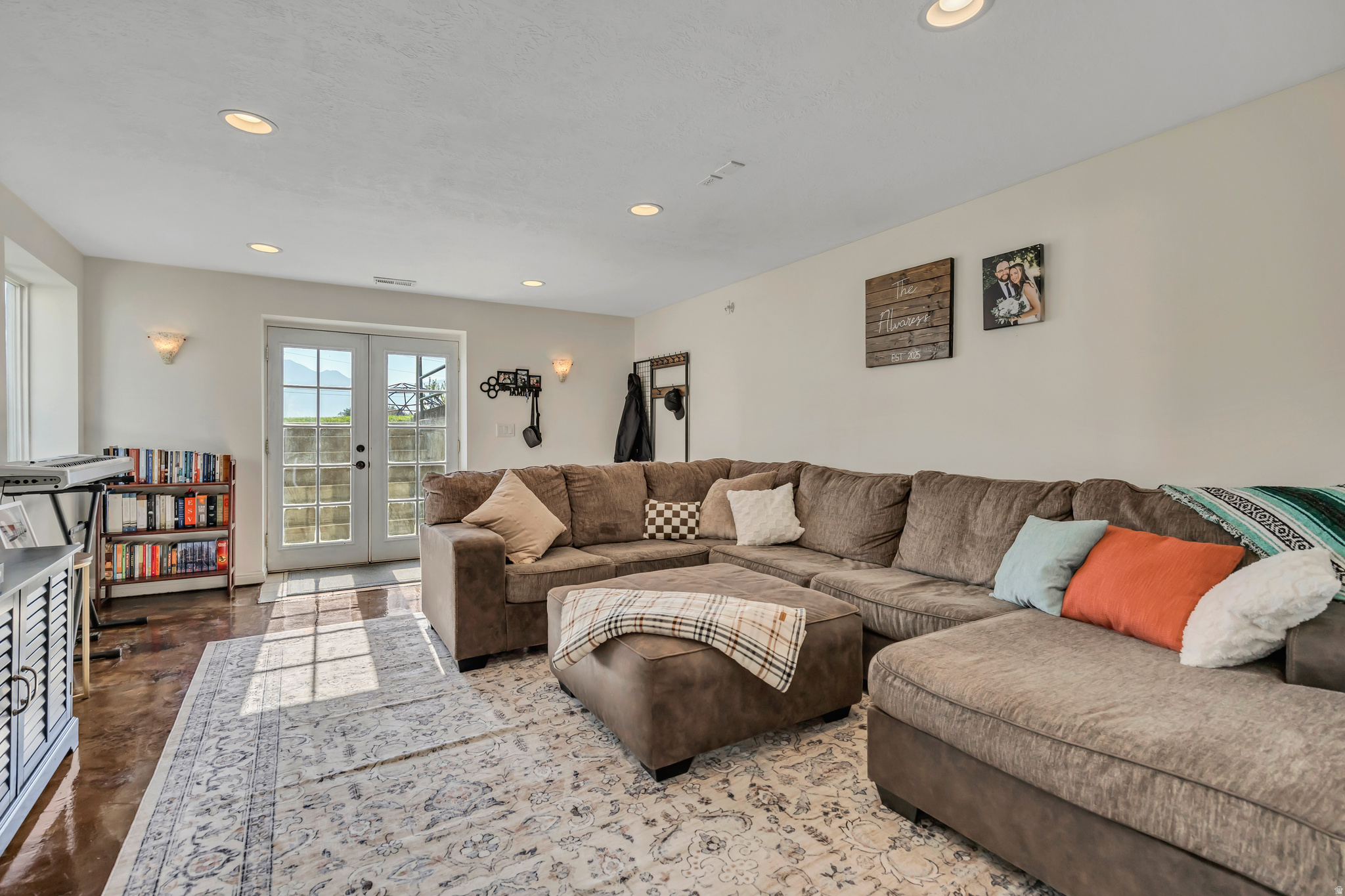 WILLOW CREST - Residential