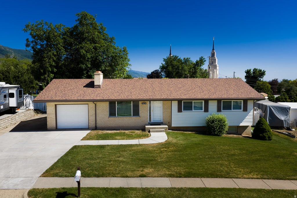 Photo of 1414 E 275 N, Layton, UT 84040 (MLS # 2163640)