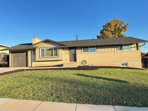 Photo of 1184 E VALHALLA DR, Clearfield, UT 84015 (MLS # 2129532)