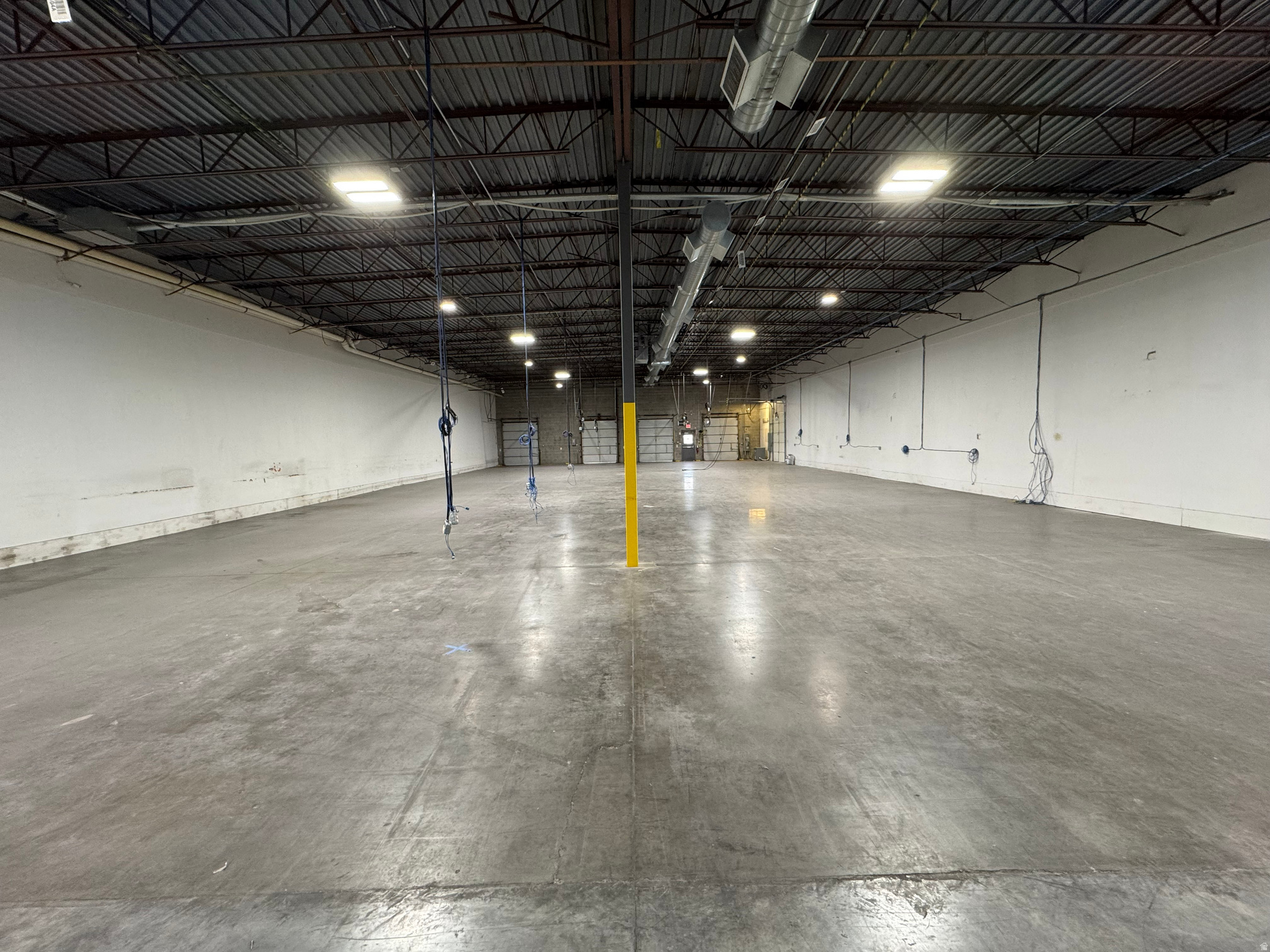 RADIUS CURVE - Commercial Lease