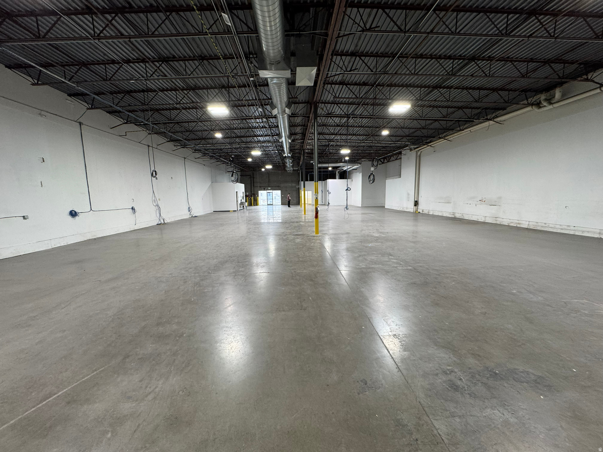 RADIUS CURVE - Commercial Lease