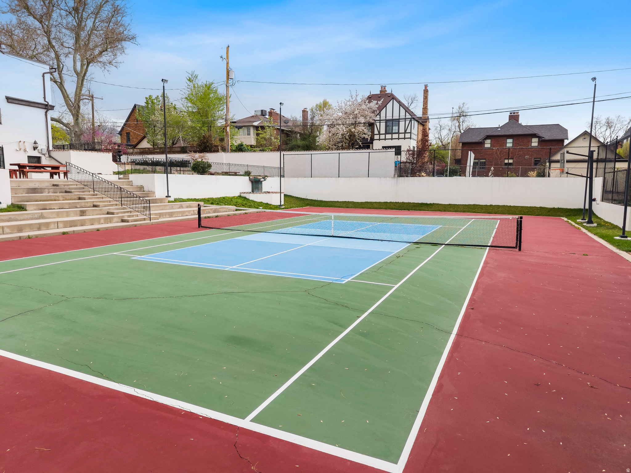 YALECREST - Residential