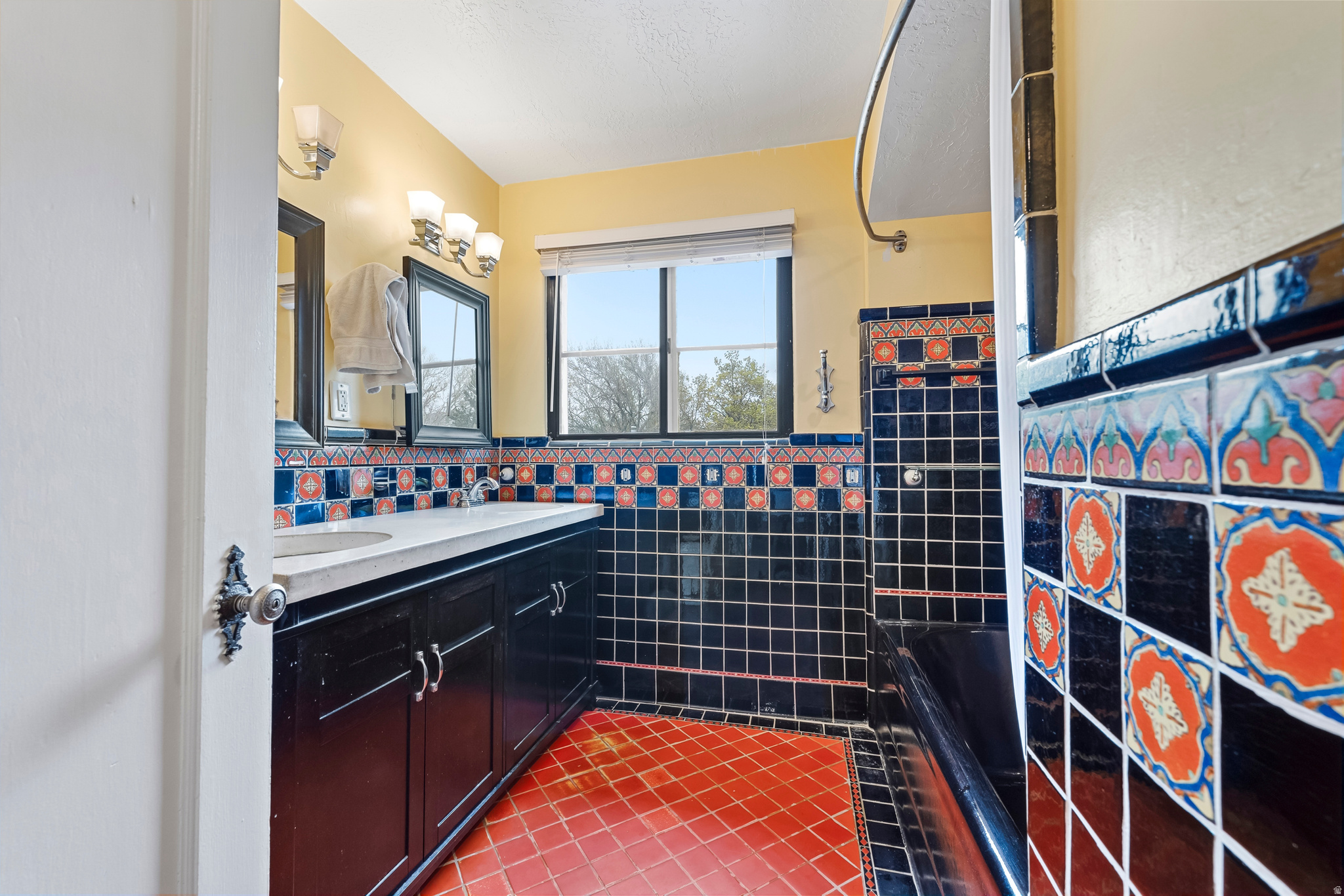 YALECREST - Residential