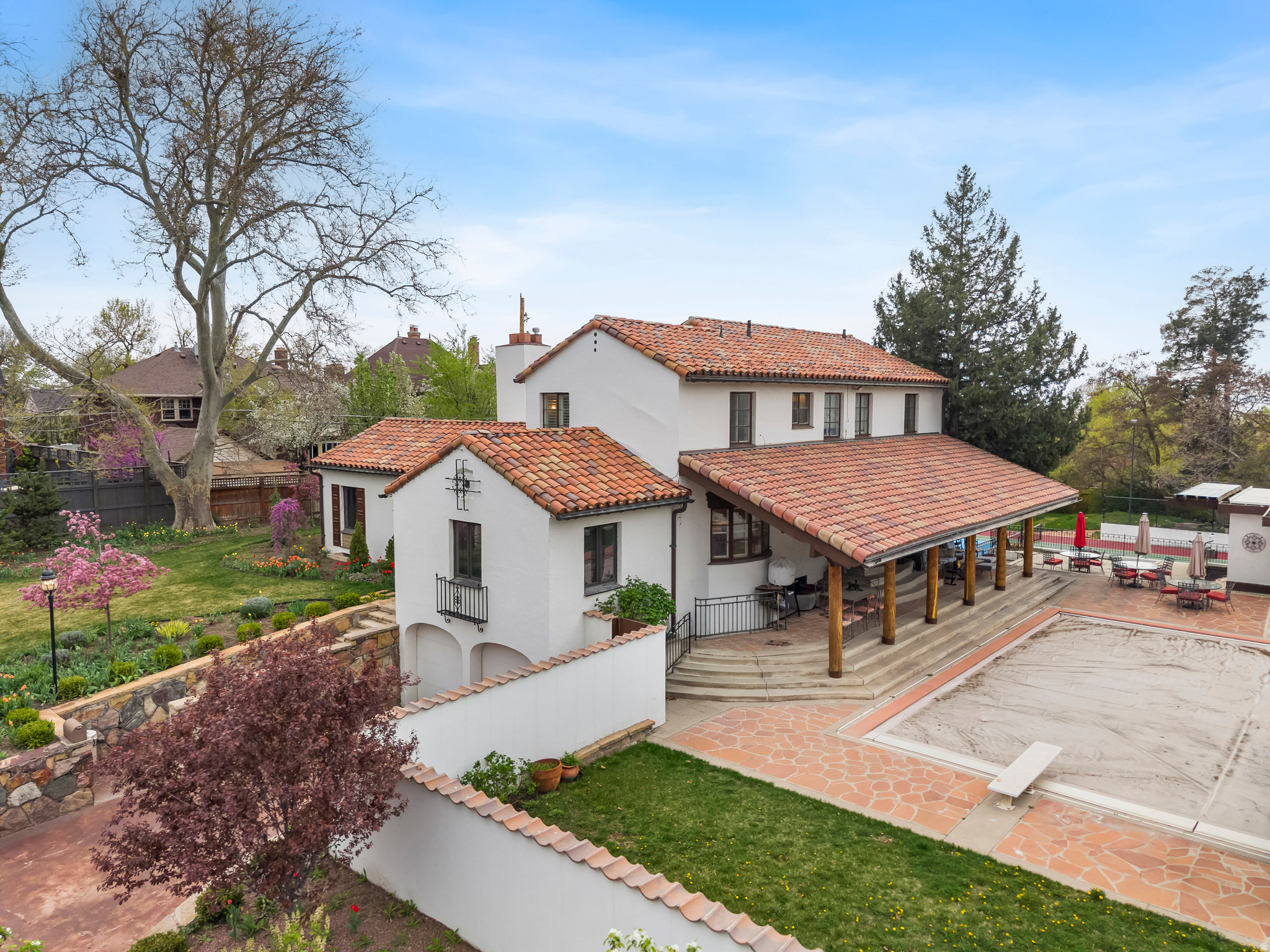 YALECREST - Residential