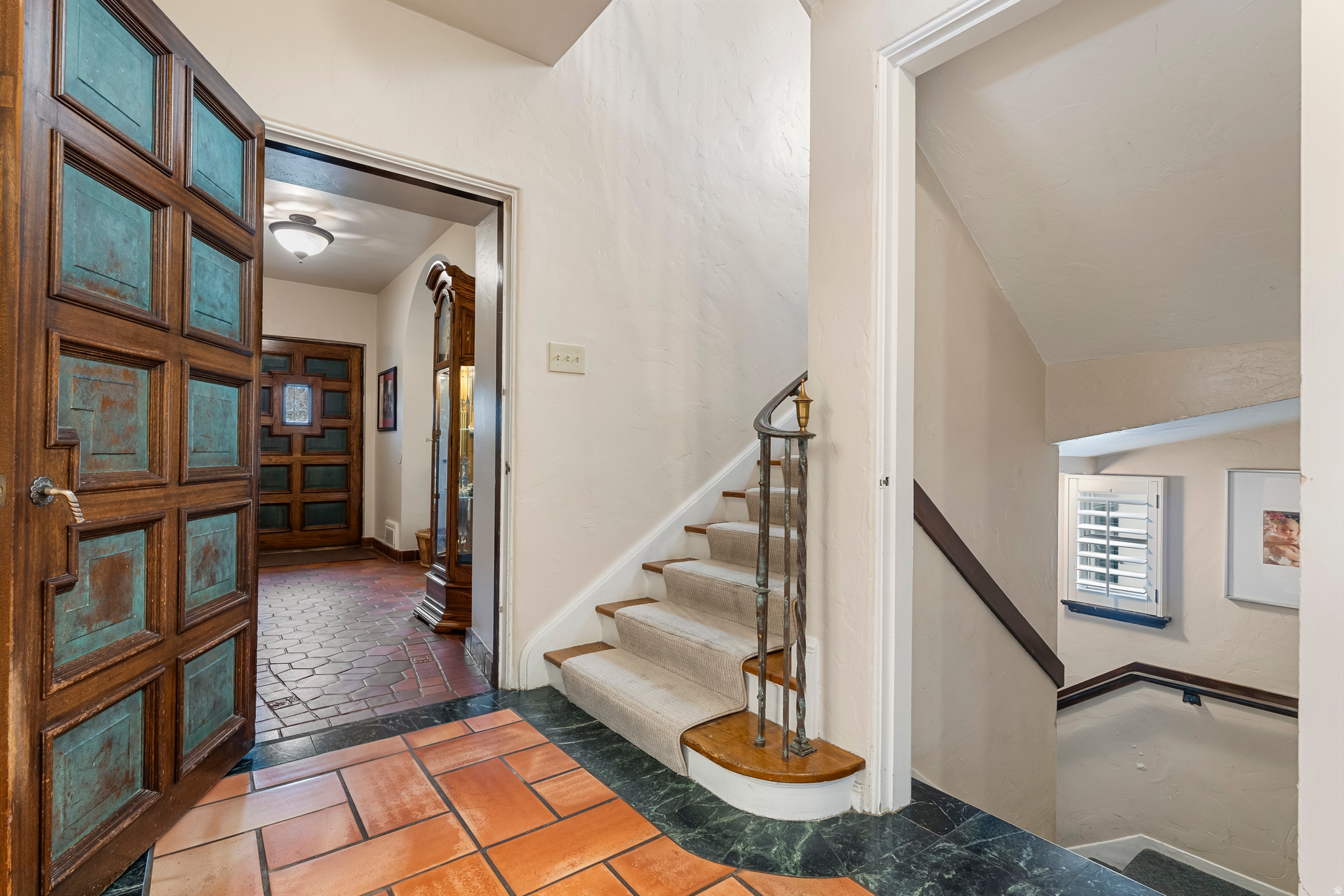 YALECREST - Residential