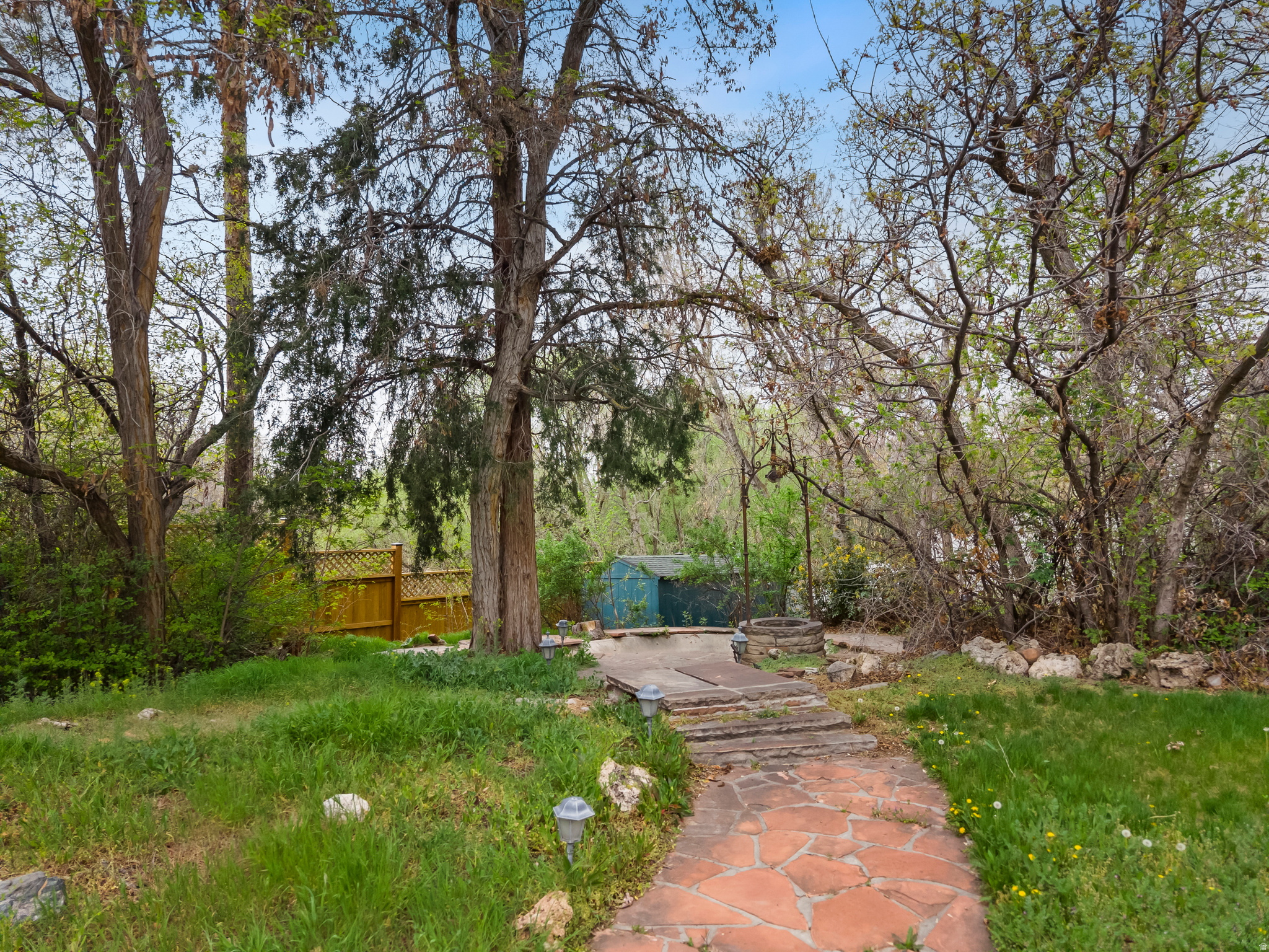 YALECREST - Residential