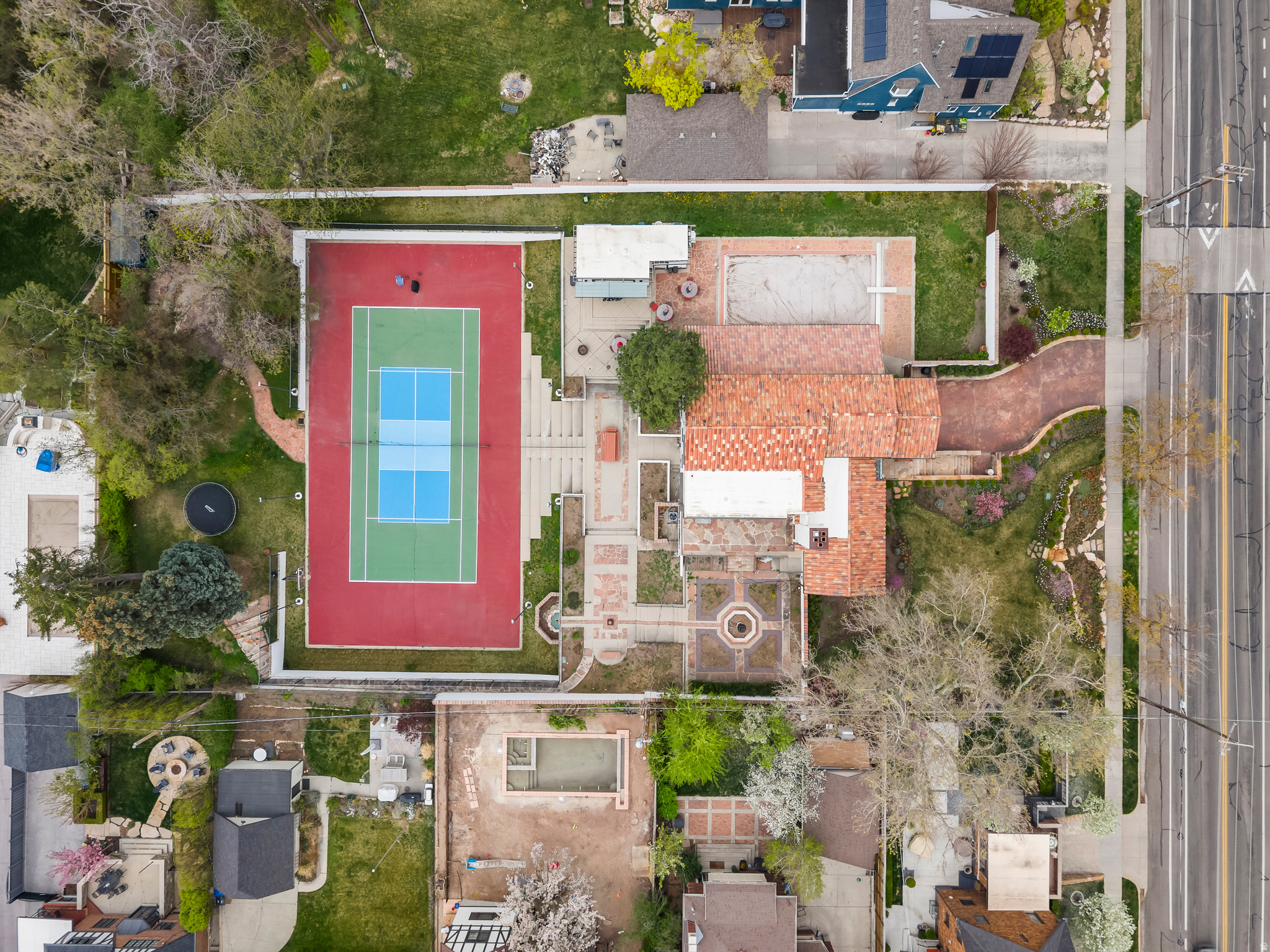 YALECREST - Residential