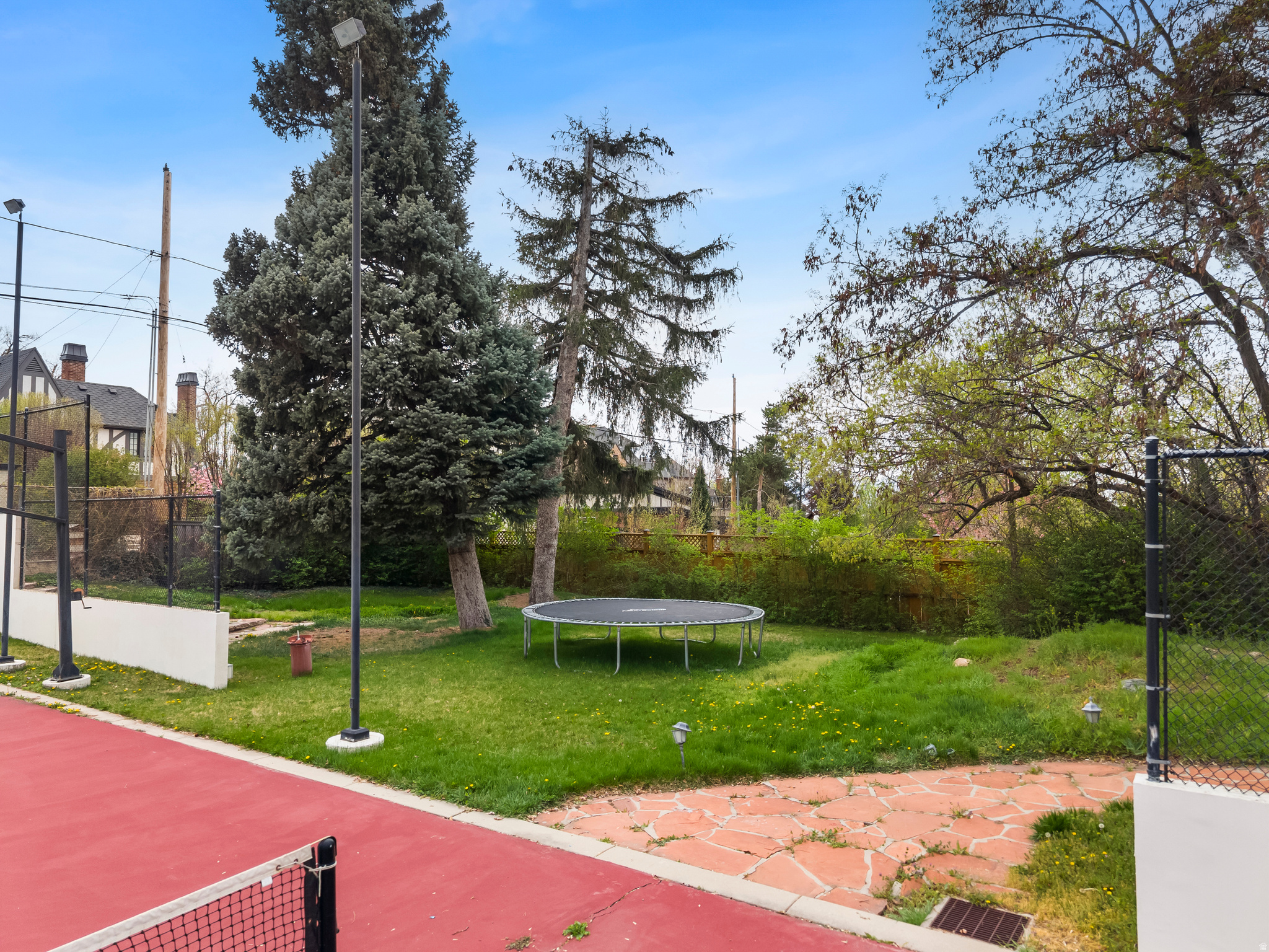 YALECREST - Residential