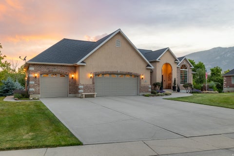 Tiny photo for 475 E SILVERLEAF DR, Alpine, UT 84004 (MLS # 2171236)