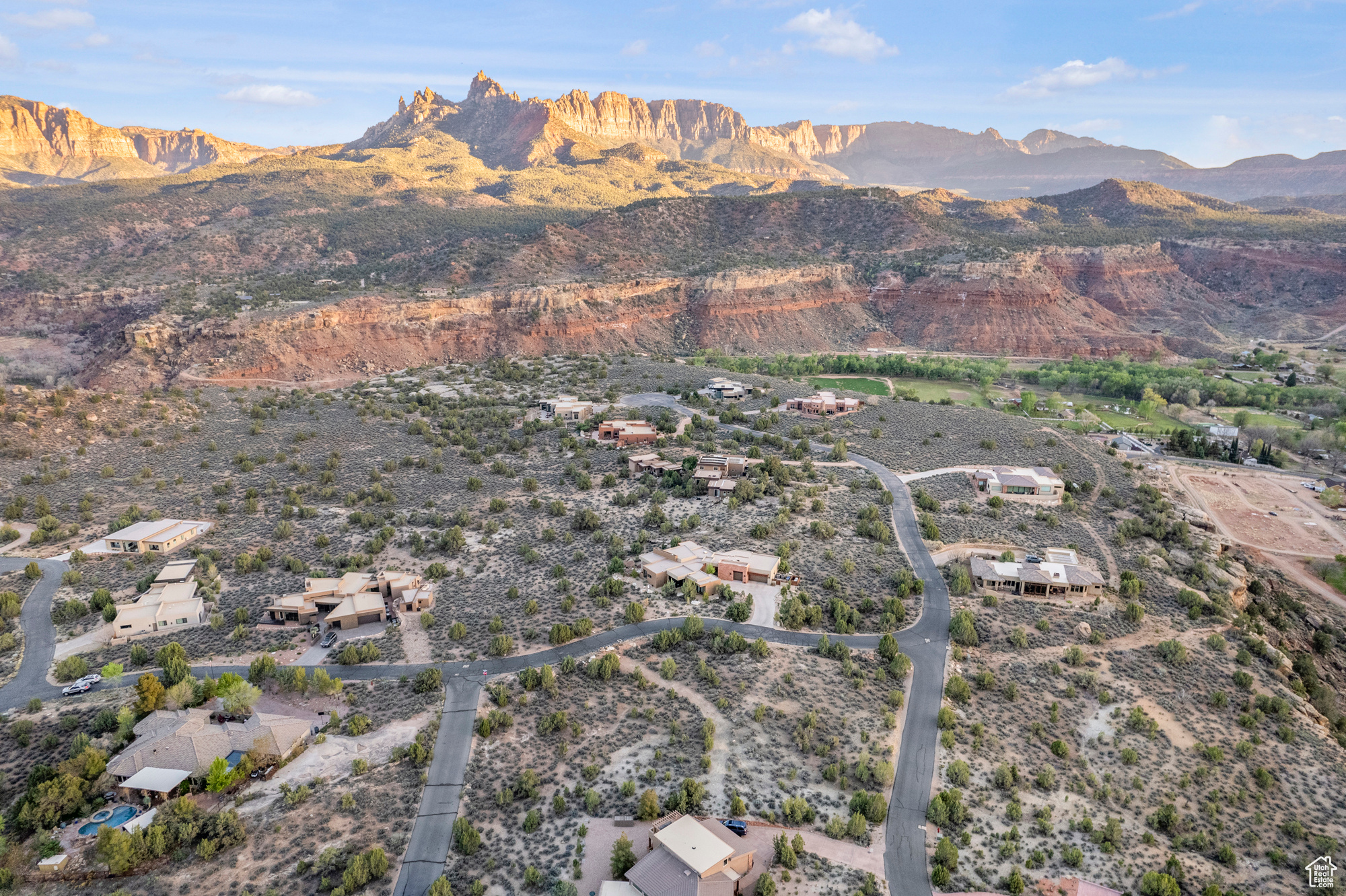 ANASAZI PLATEAU 2 - Land