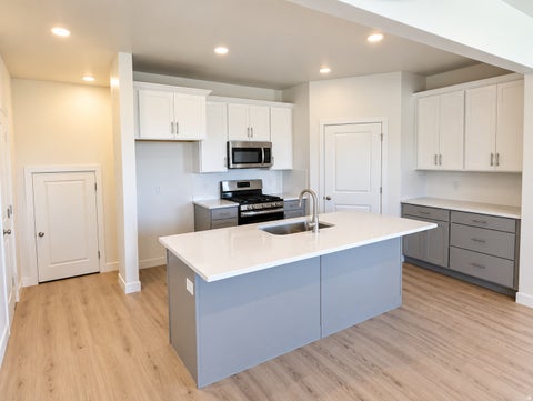 Tiny photo for 931 W HALVORSEN PKWY #225, Saratoga Springs, UT 84045 (MLS # 2183438)