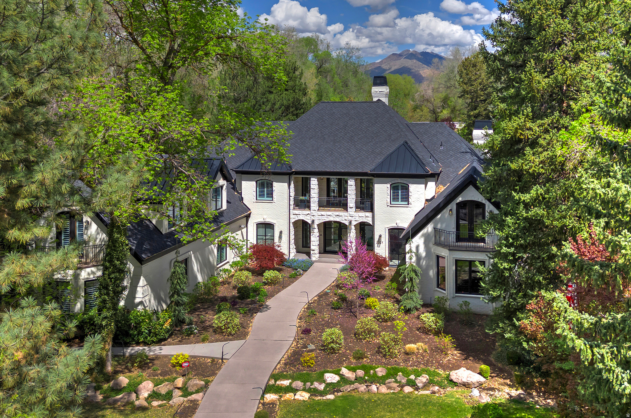 COTTONWOODS - Residential