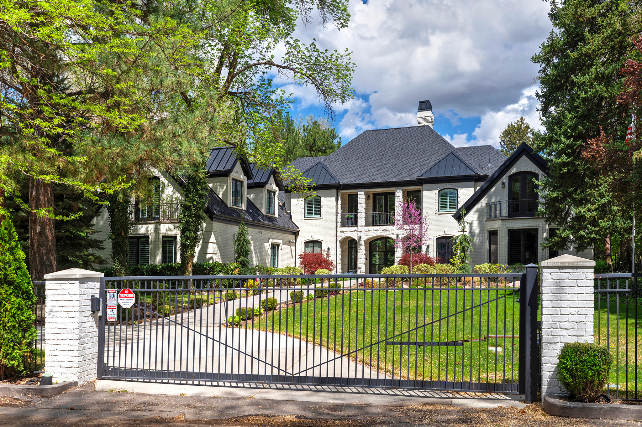 COTTONWOODS - Residential