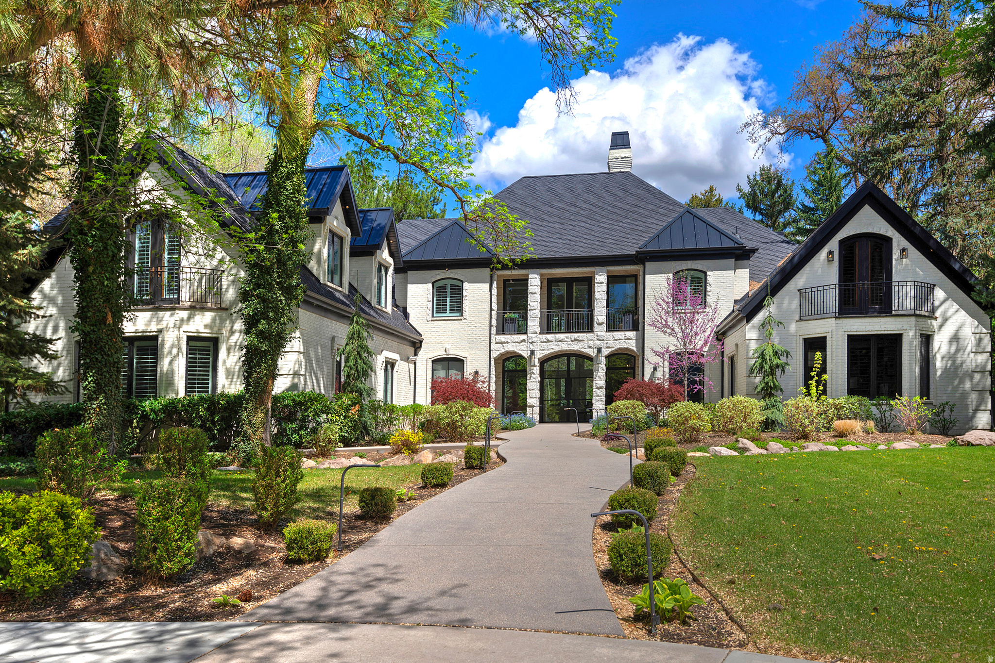 COTTONWOODS - Residential