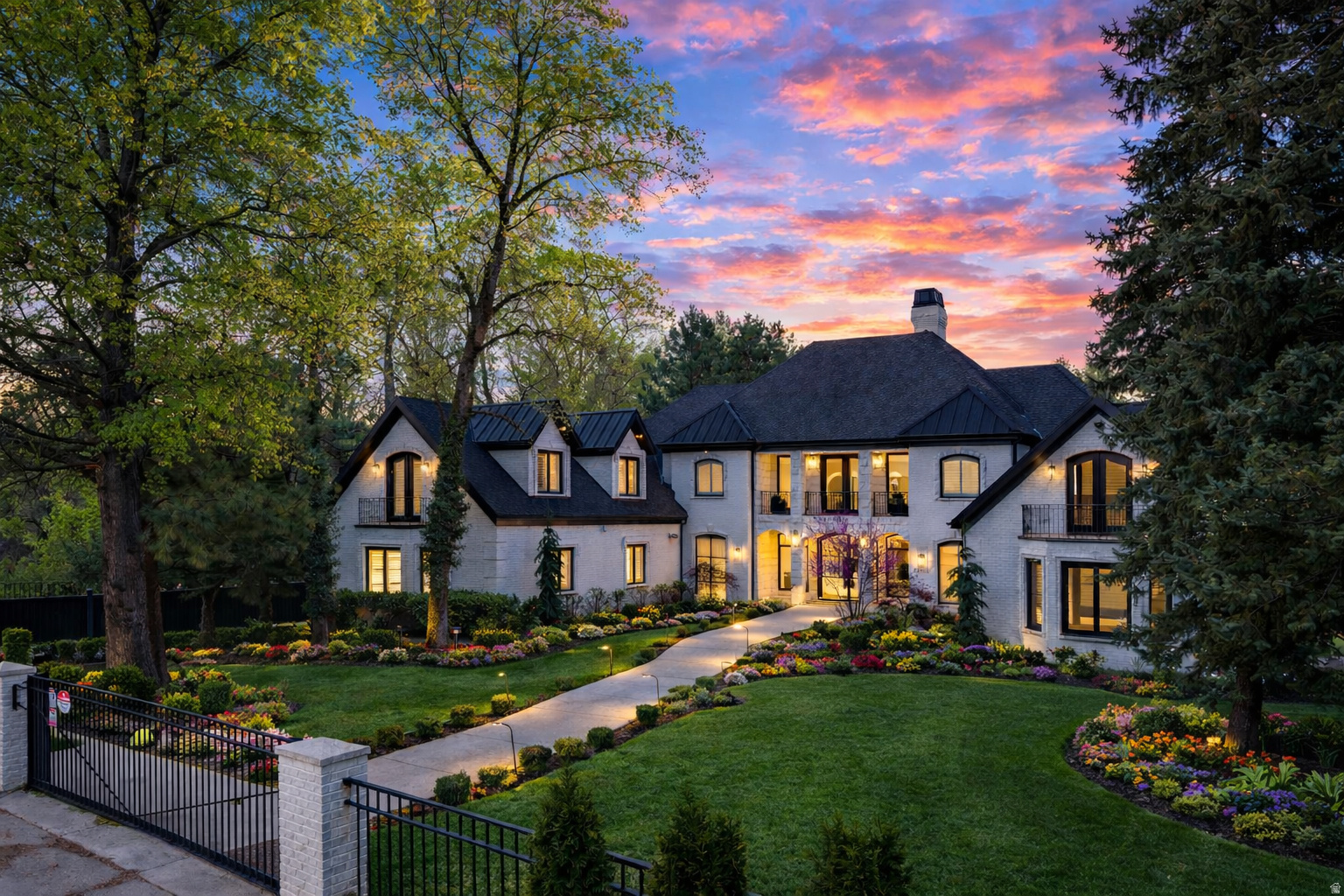 COTTONWOODS - Residential