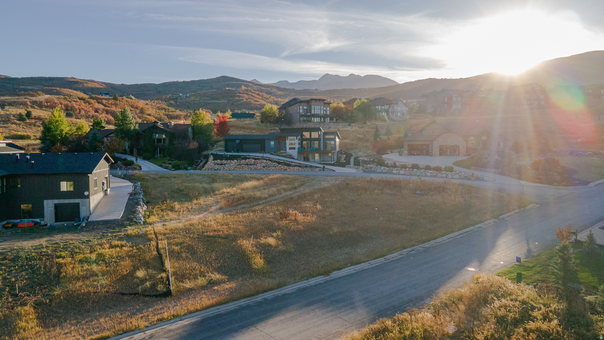 CHALETS AT SKI LAKE - Land