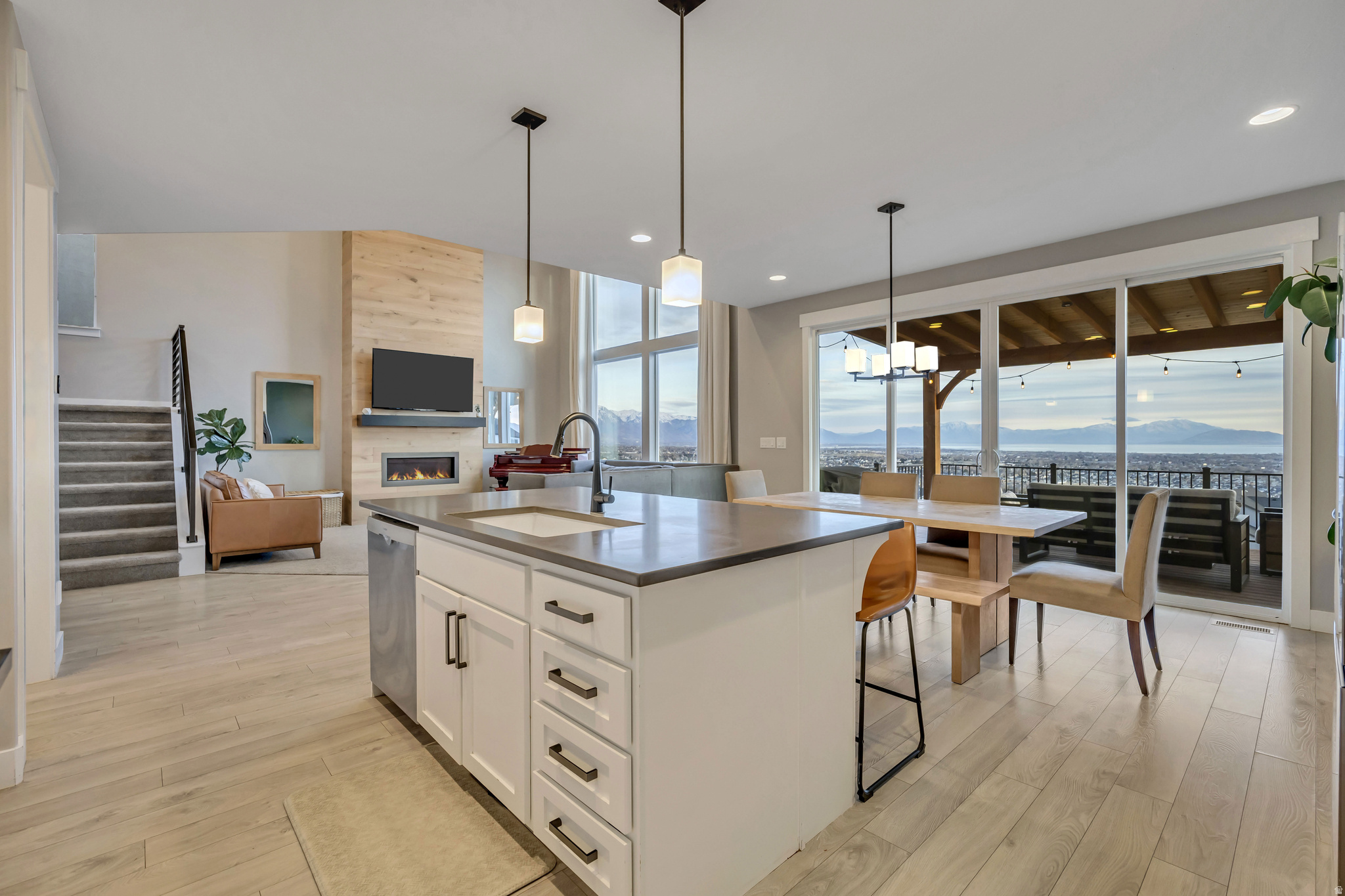 CANYON HILLS - Residential