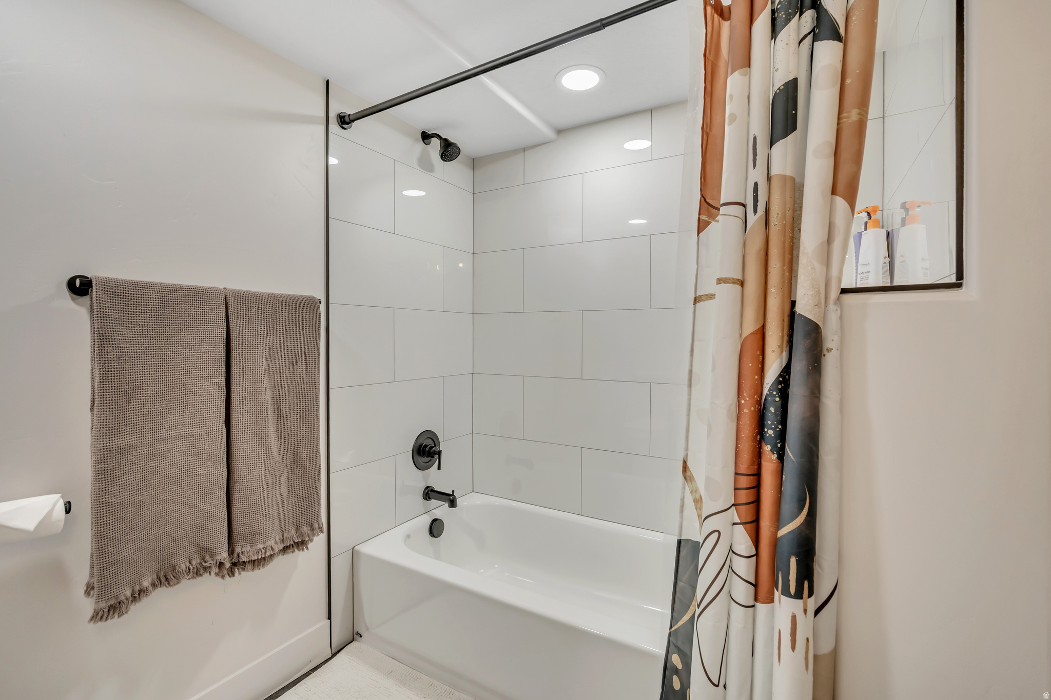 CANYON HILLS - Residential