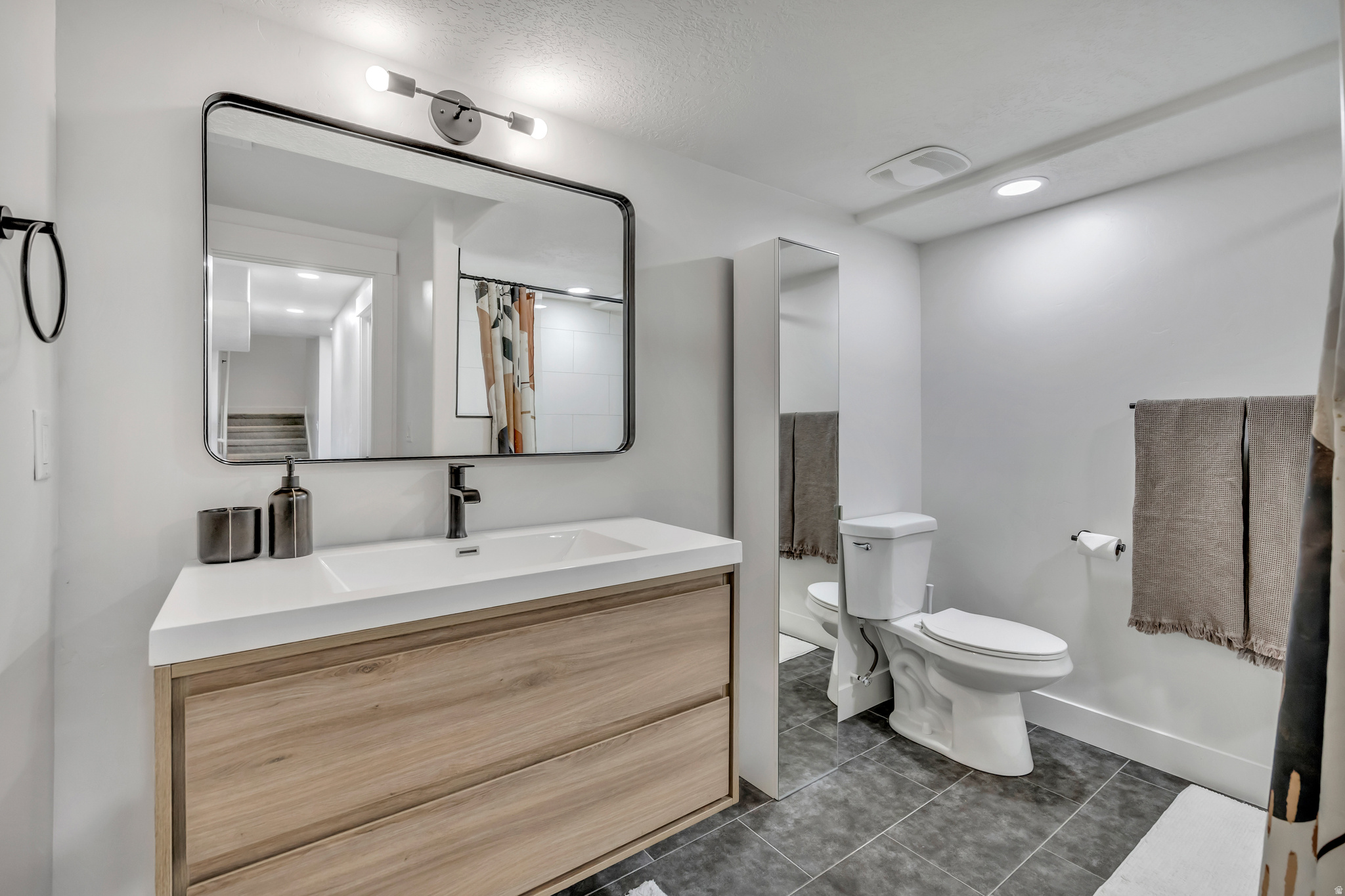 CANYON HILLS - Residential