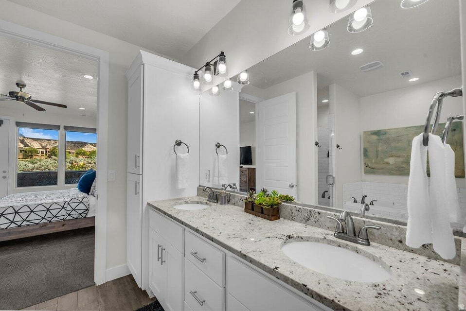 ESCAPES AT THE LEDGES PH 3 - Residential