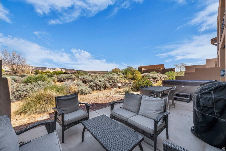 ESCAPES AT THE LEDGES PH 3 - Residential