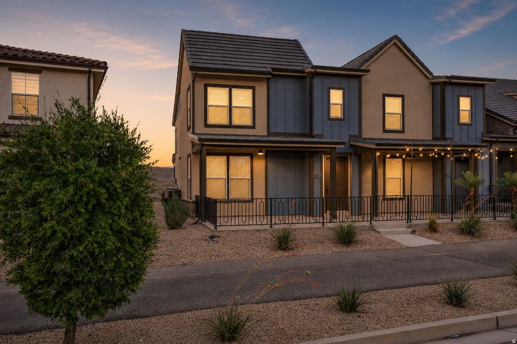 Photo of 5537 S CARNELIAN PKWY, Saint George, UT 84790 (MLS # 2180676)