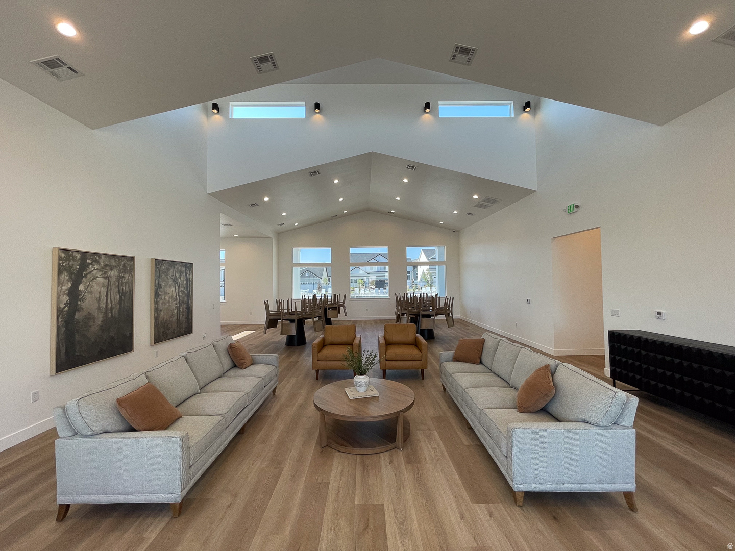 MOUNTAIN RIDGE - Residential