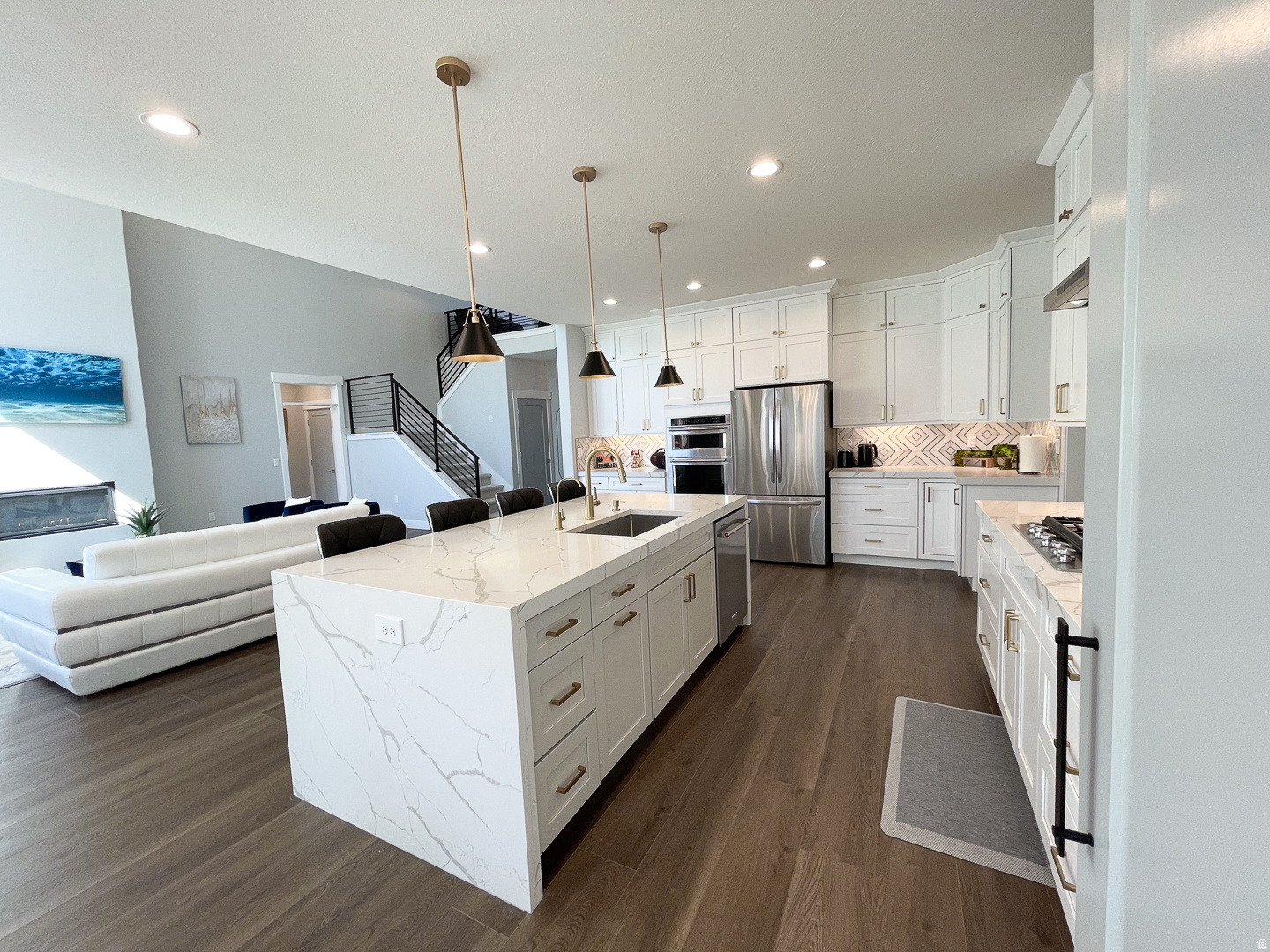 MOUNTAIN RIDGE - Residential