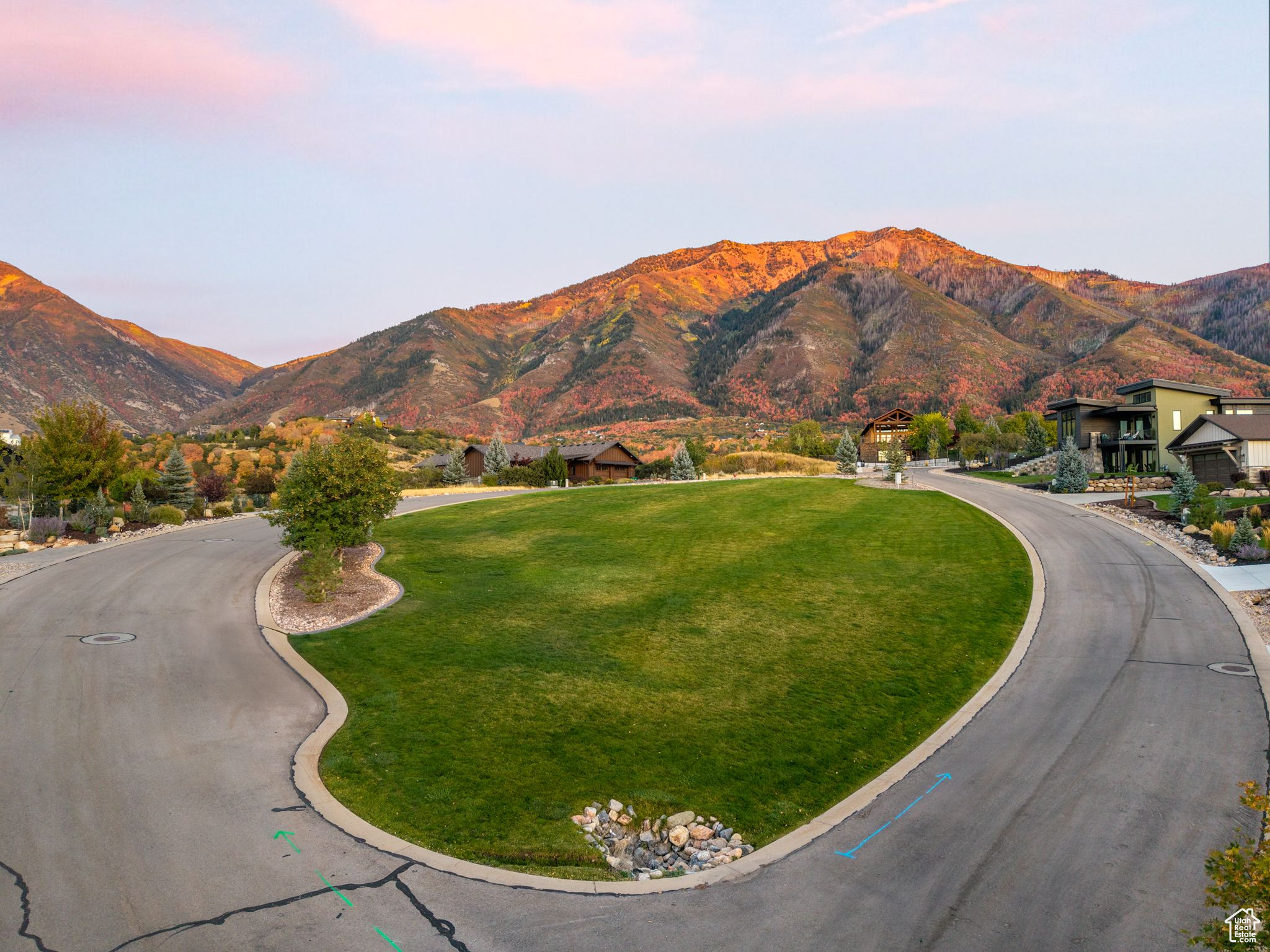 SUMMIT CREEK - Residential