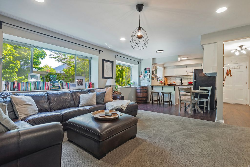 Photo of 2220 E MURRAY HOLLADAY RD #330, Salt Lake City, UT 84117 (MLS # 2154569)