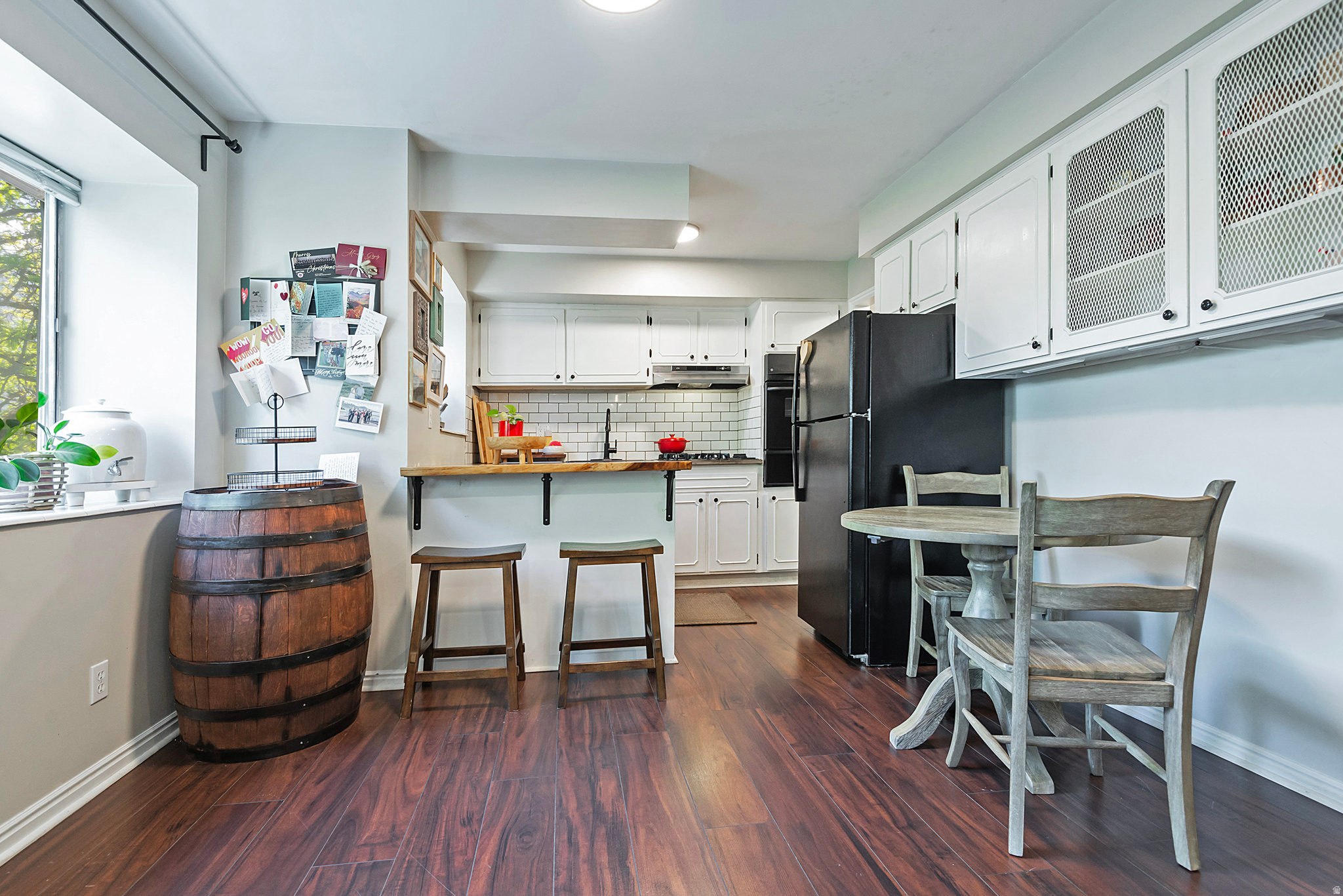 AIX LA CHAPELLE COND - Residential