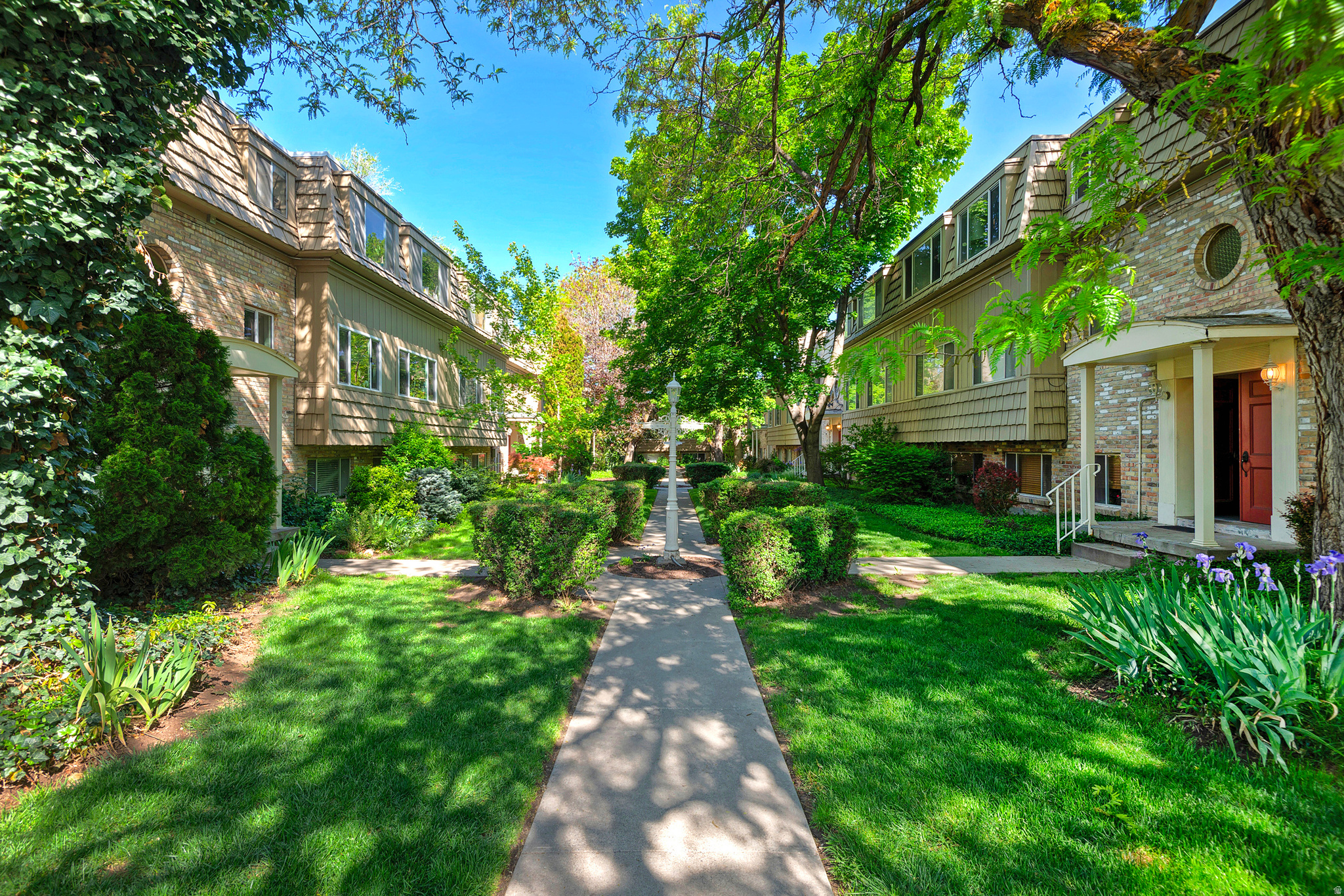AIX LA CHAPELLE COND - Residential