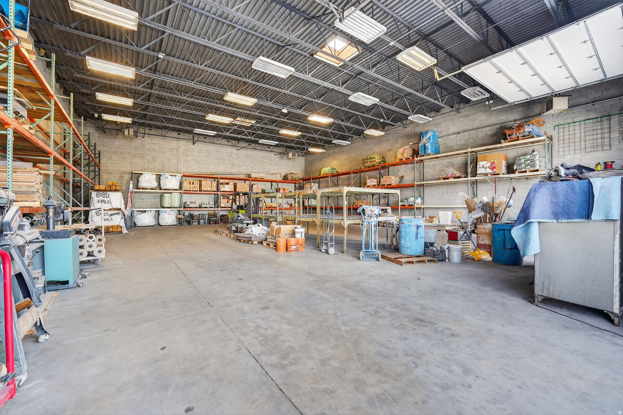 LIBERTY - Commercial Lease