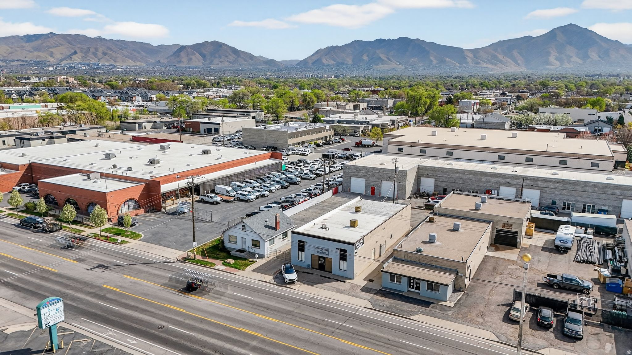 LIBERTY - Commercial Lease