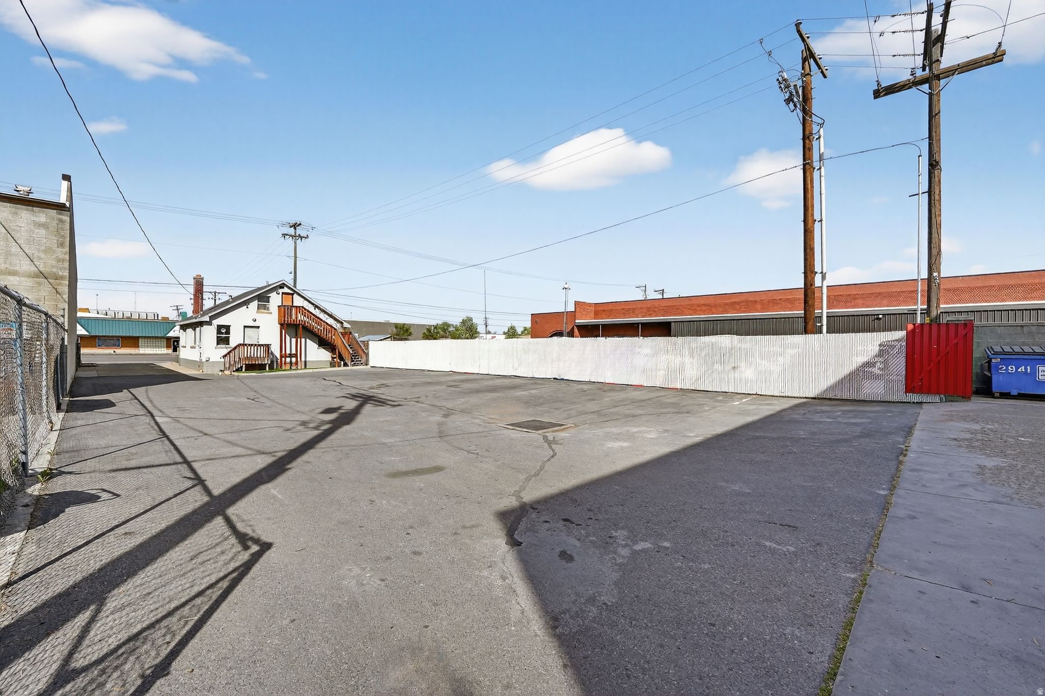 LIBERTY - Commercial Lease