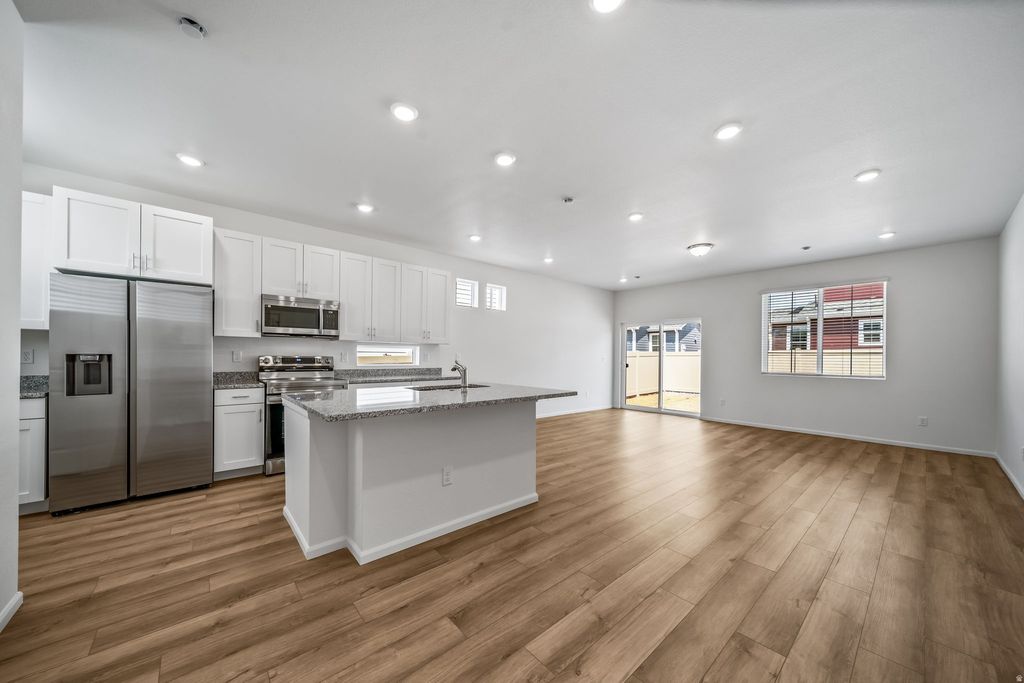 Photo of 311 E KANAB CREEK DR, Saratoga Springs, UT 84045 (MLS # 2141157)