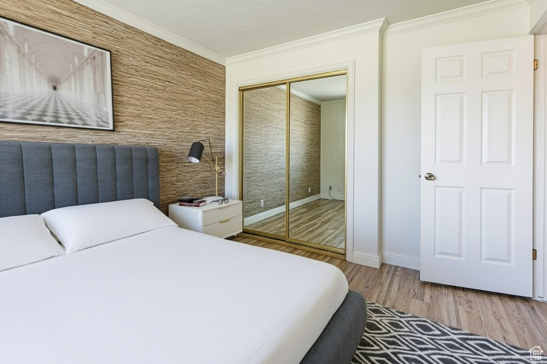 VINE STREET EAST - Residential