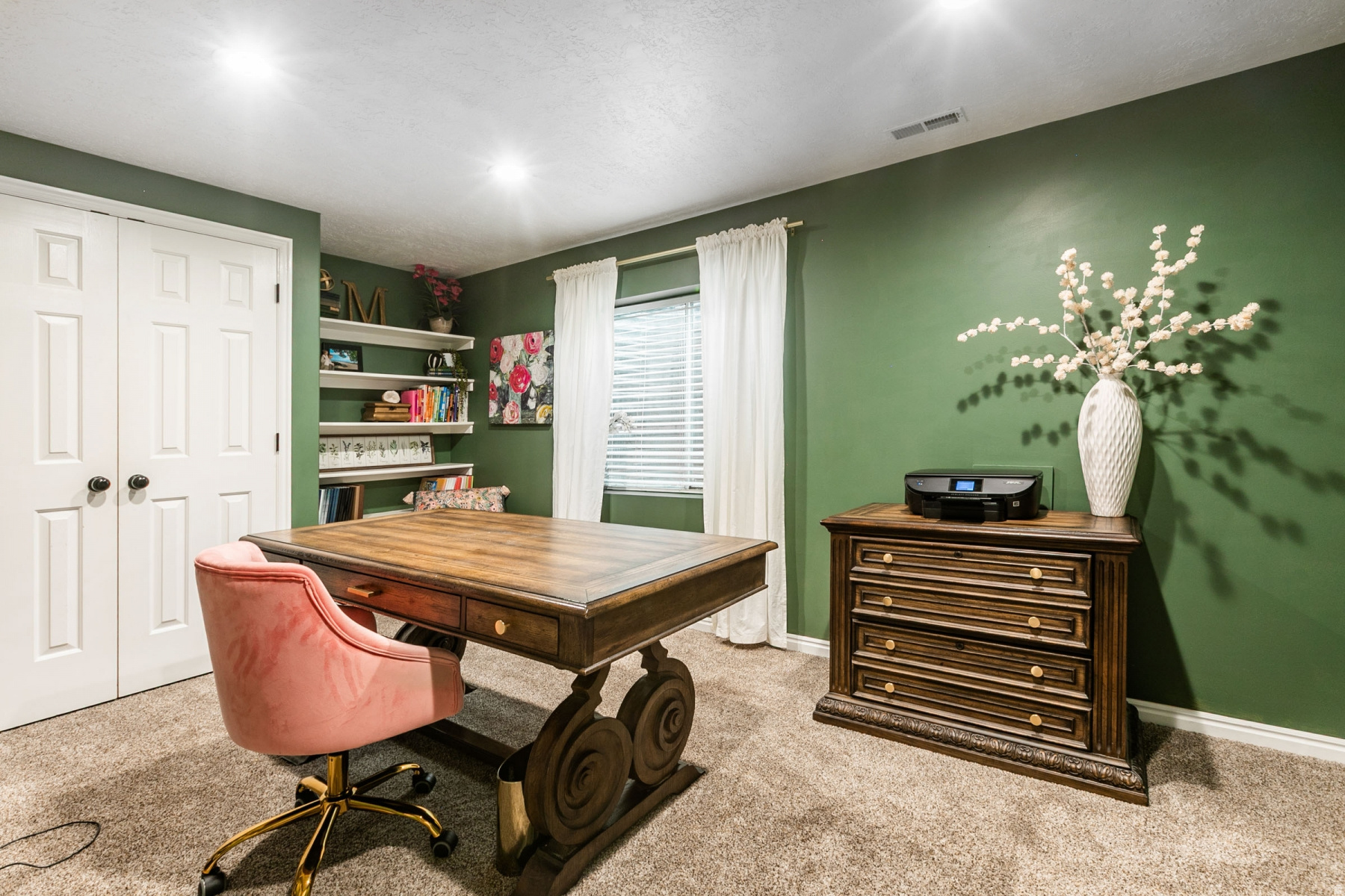 MILL HOLLOW - Residential