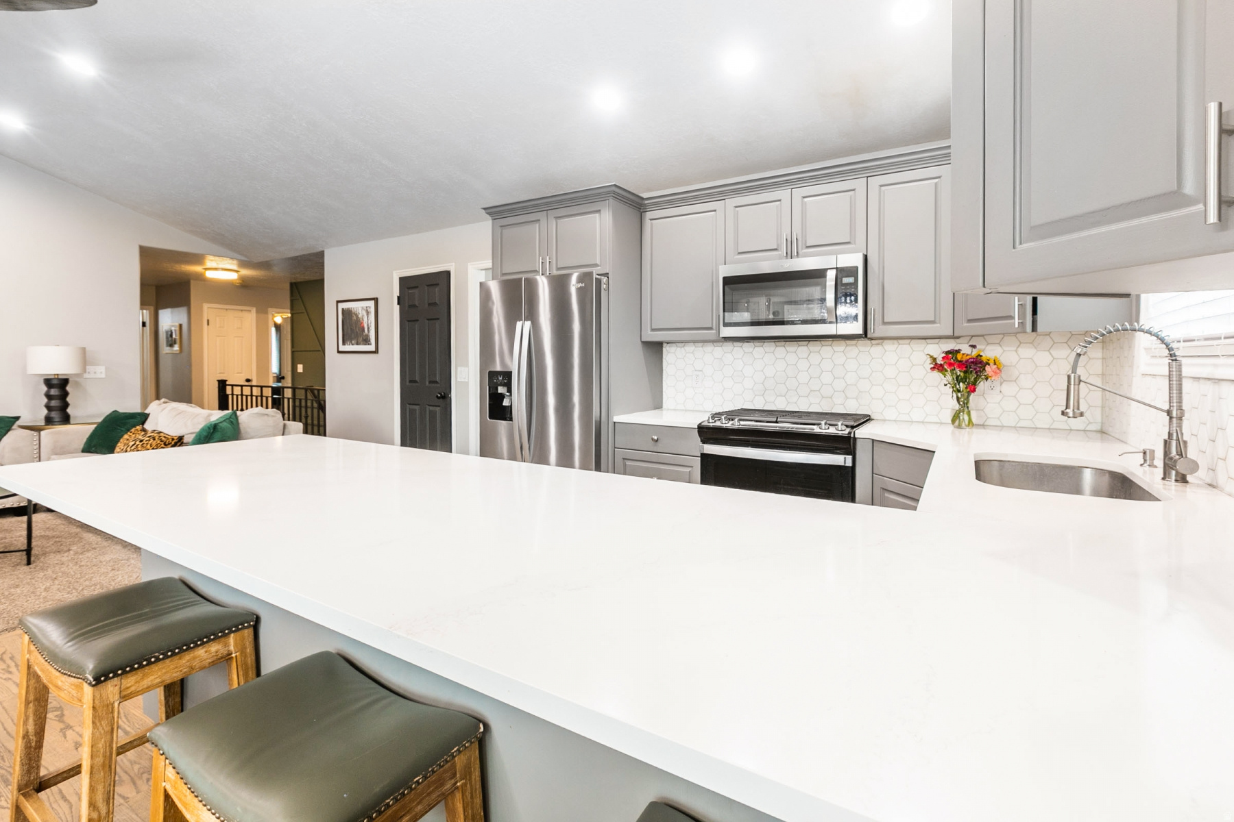 MILL HOLLOW - Residential