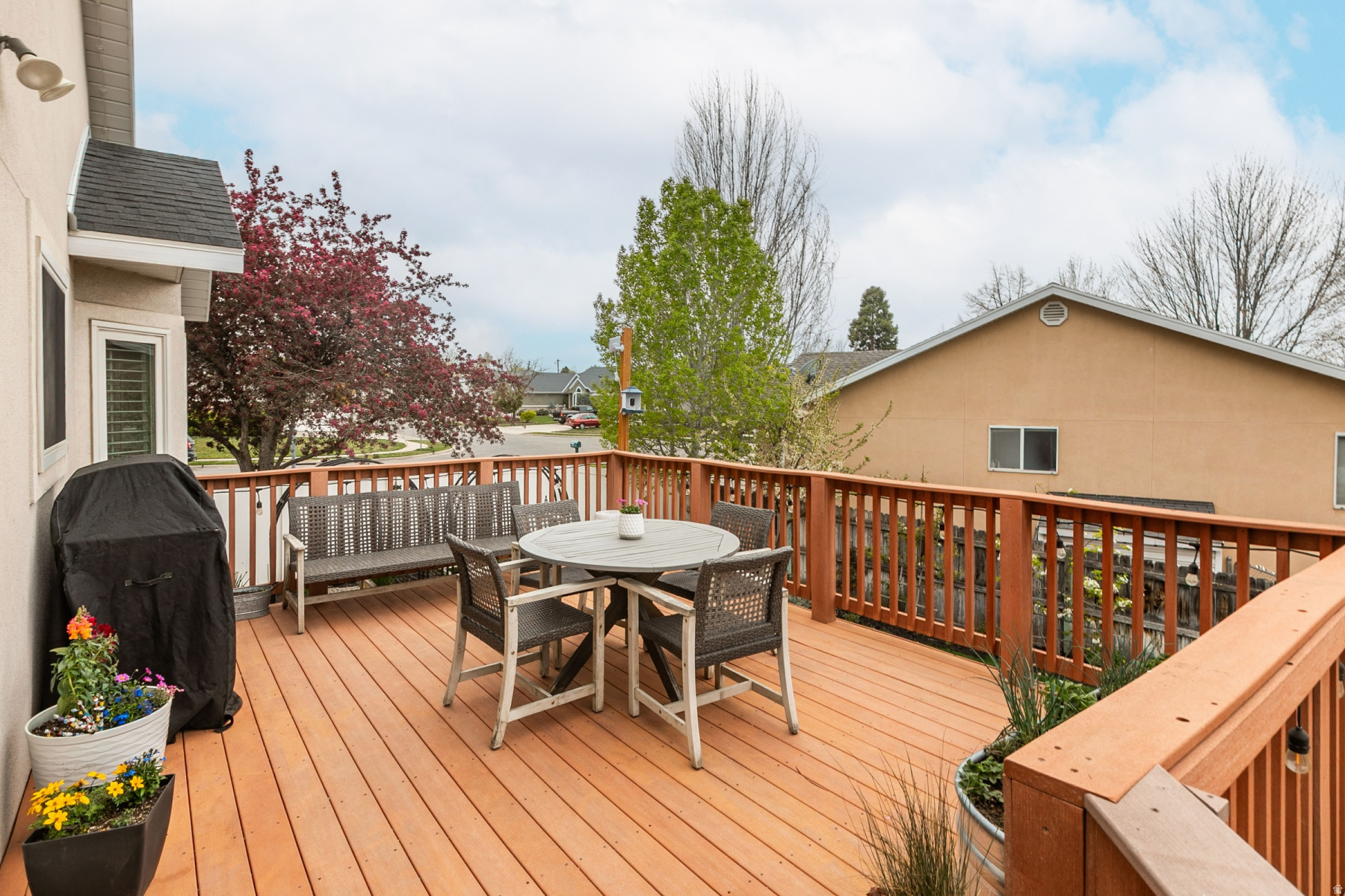 MILL HOLLOW - Residential