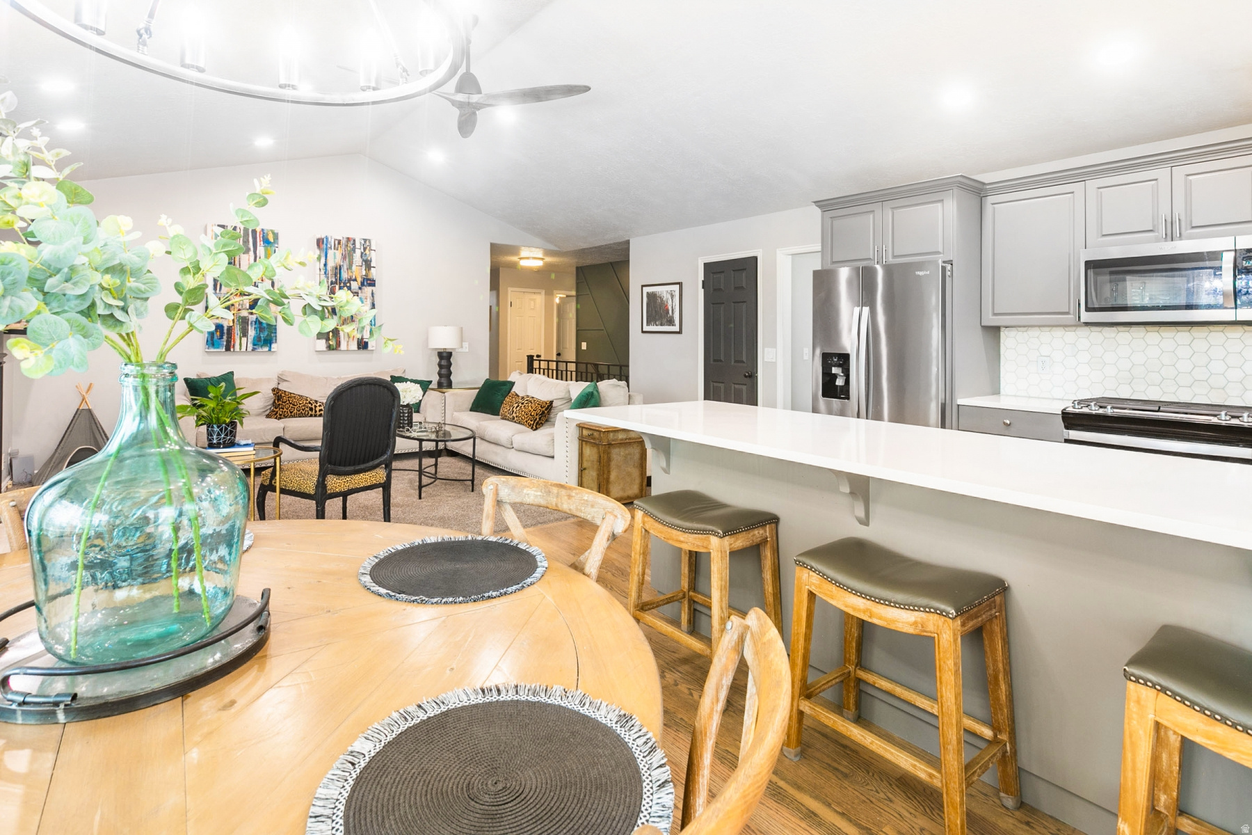 MILL HOLLOW - Residential