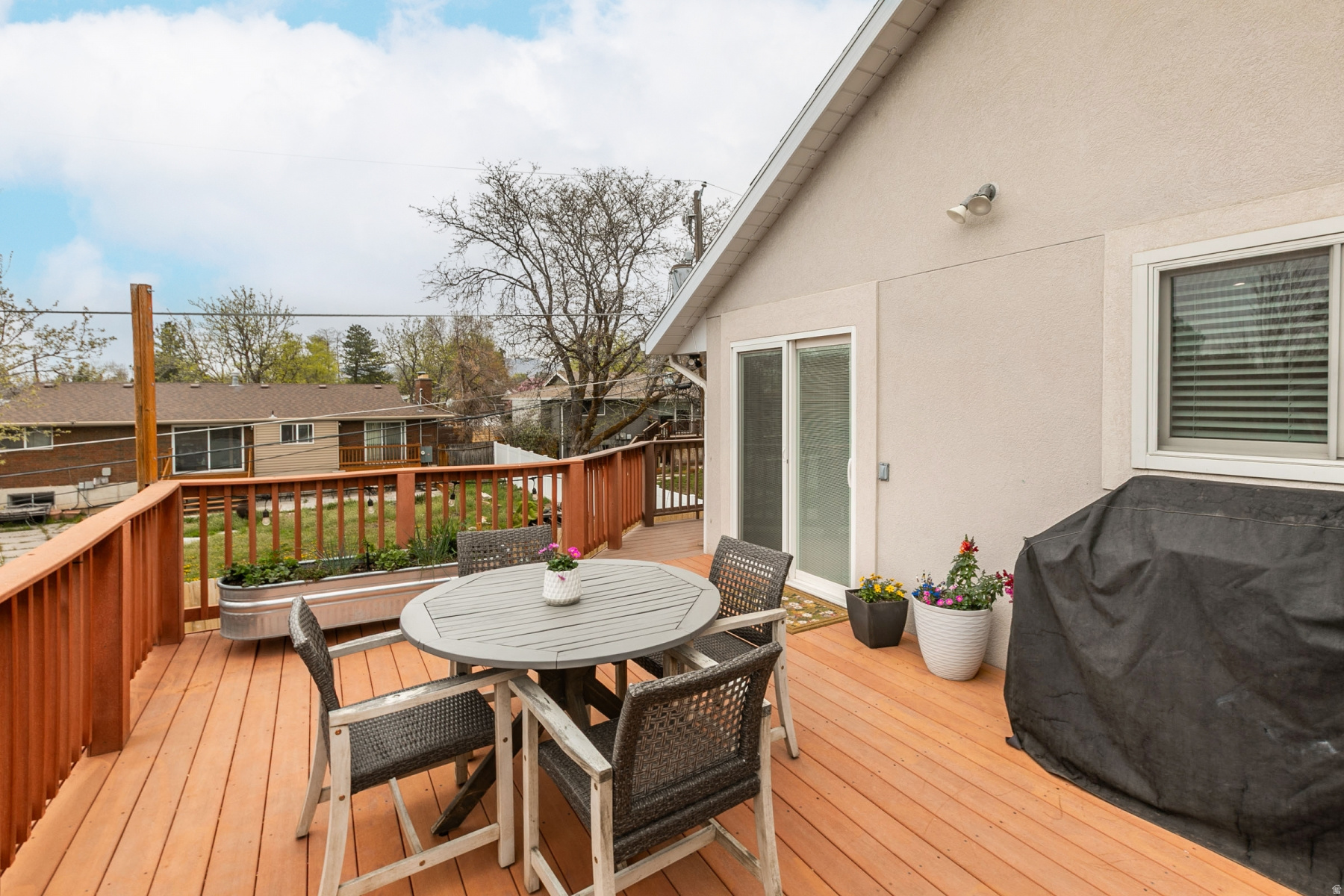 MILL HOLLOW - Residential